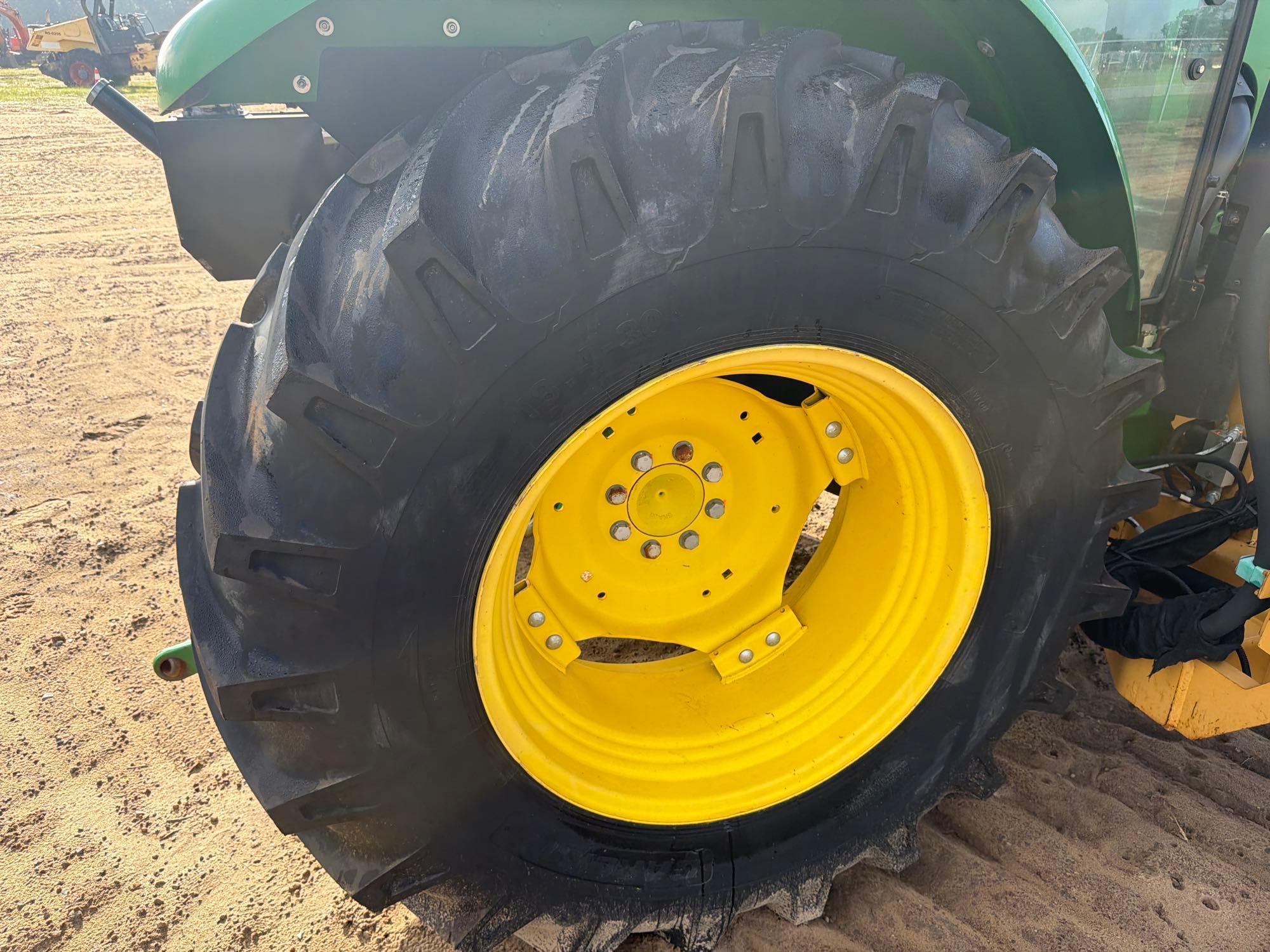 John Deere 5100E