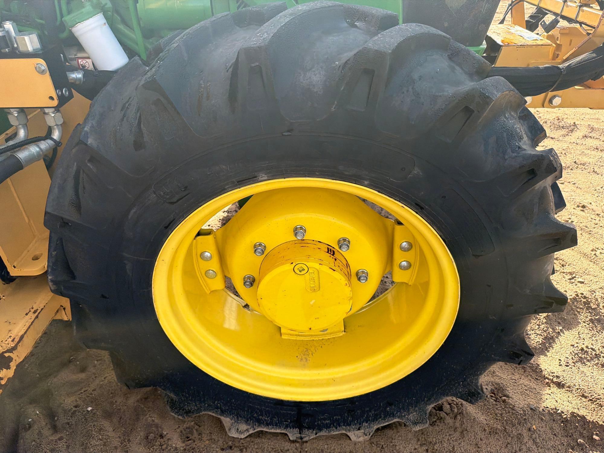 John Deere 5100E
