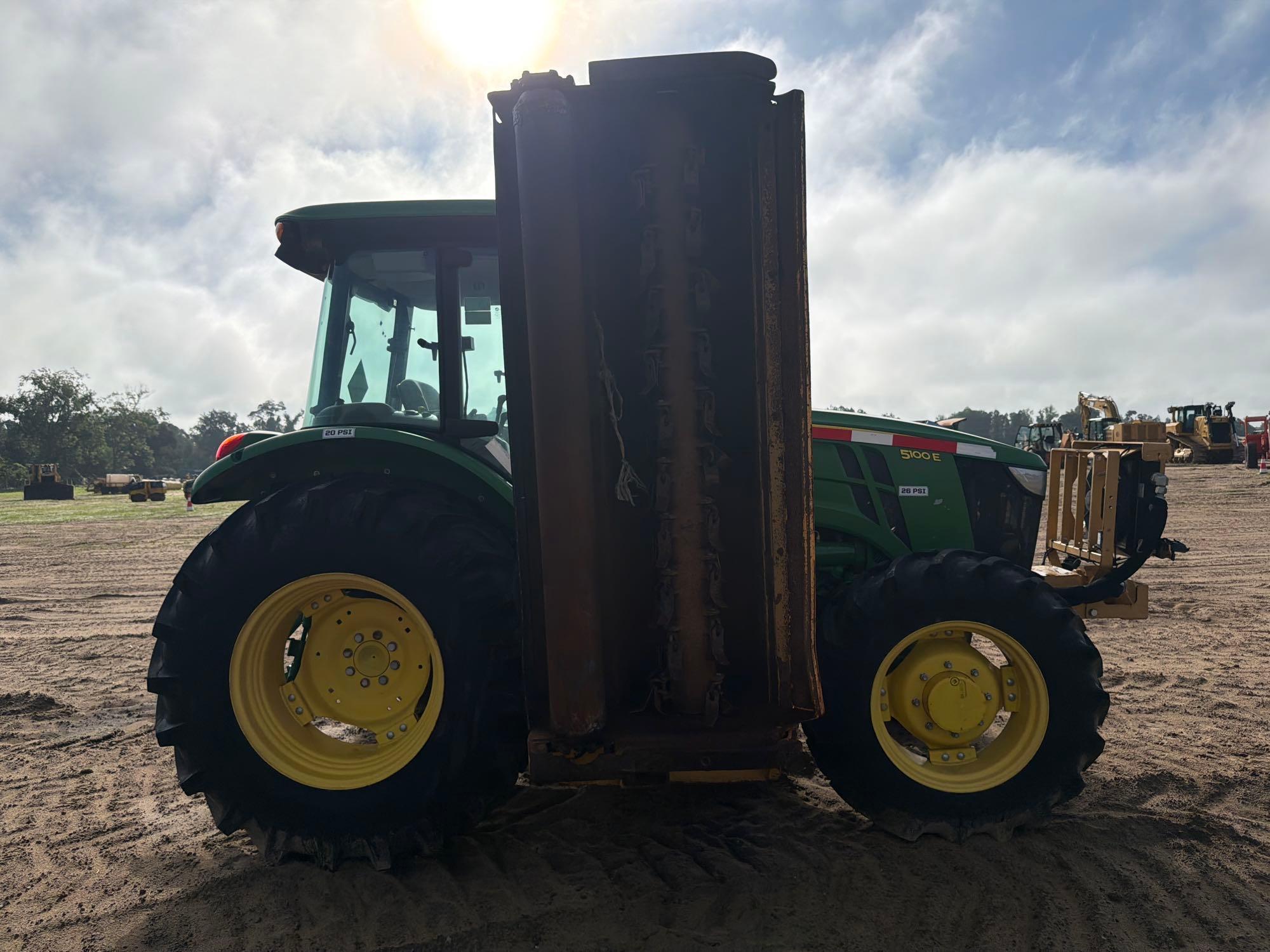 John Deere 5100E