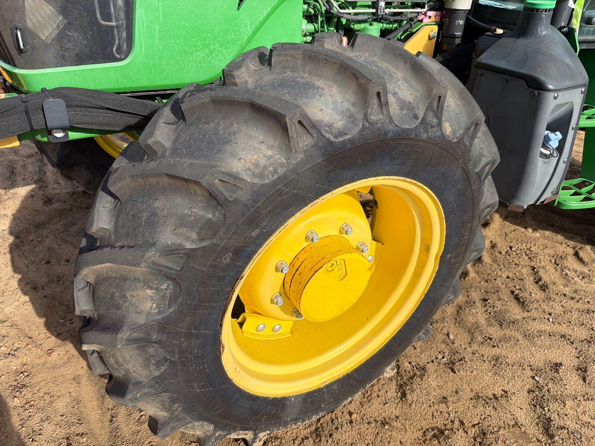 John Deere 5100E