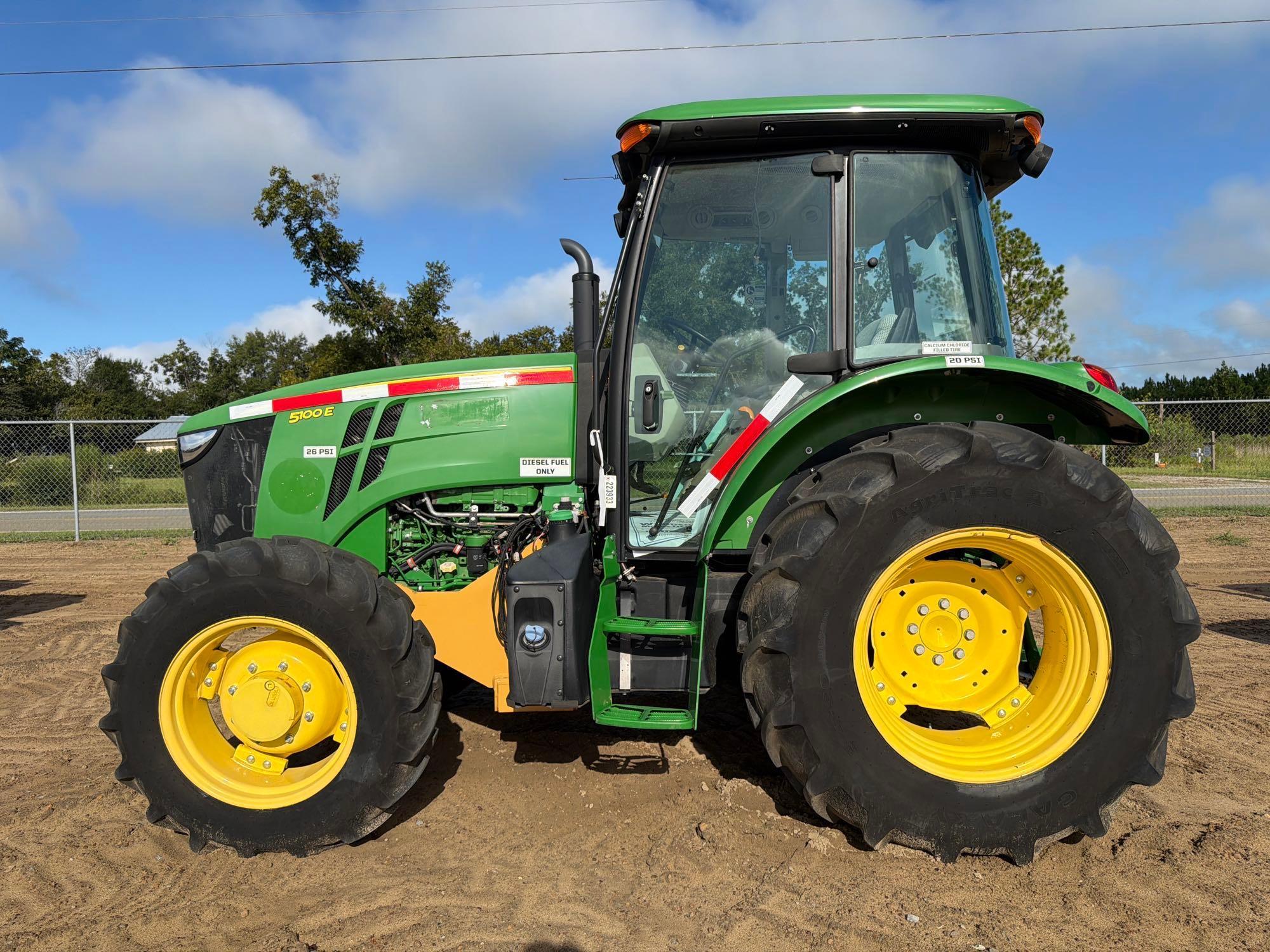 John Deere 5100E