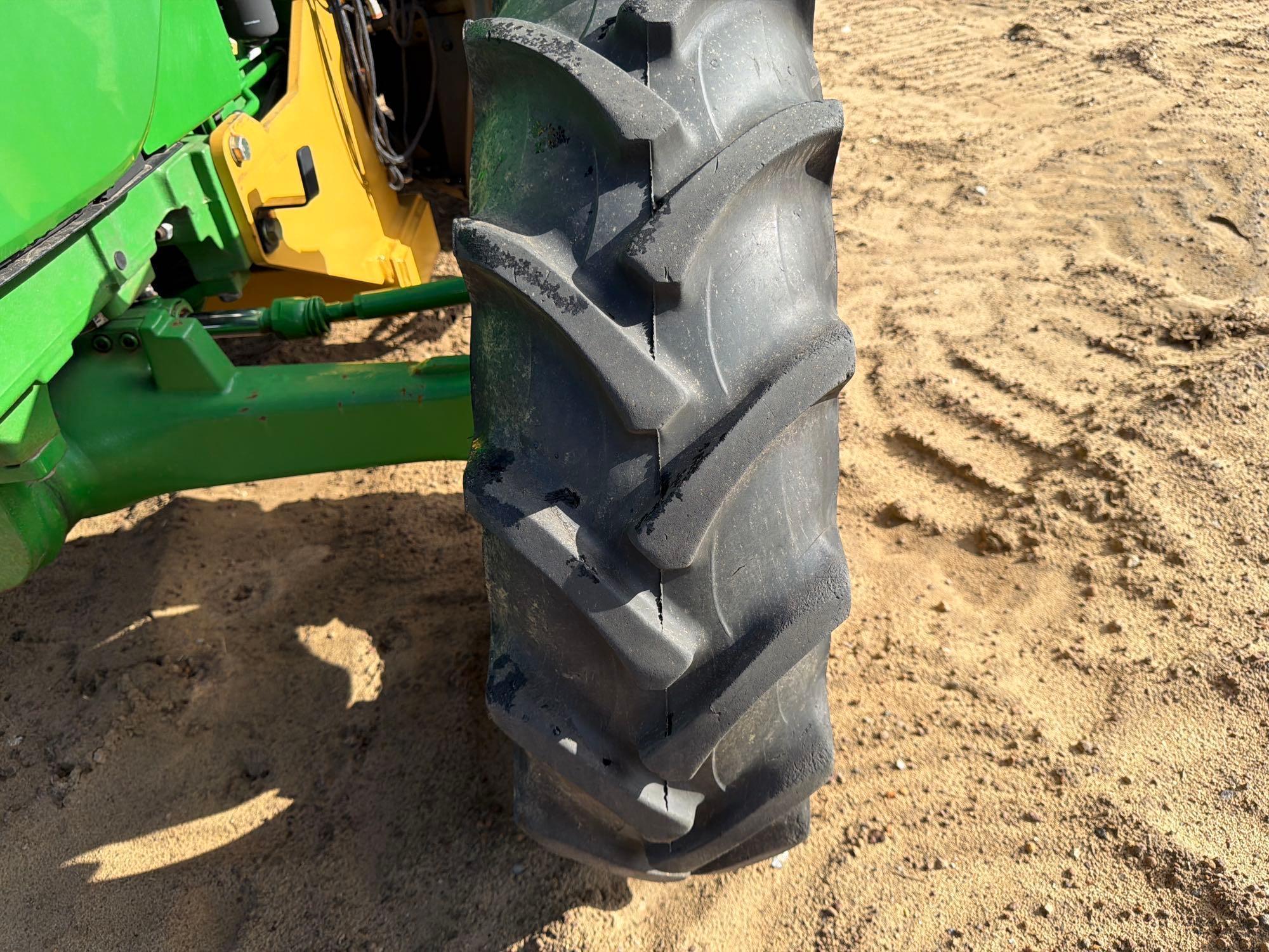John Deere 5100E