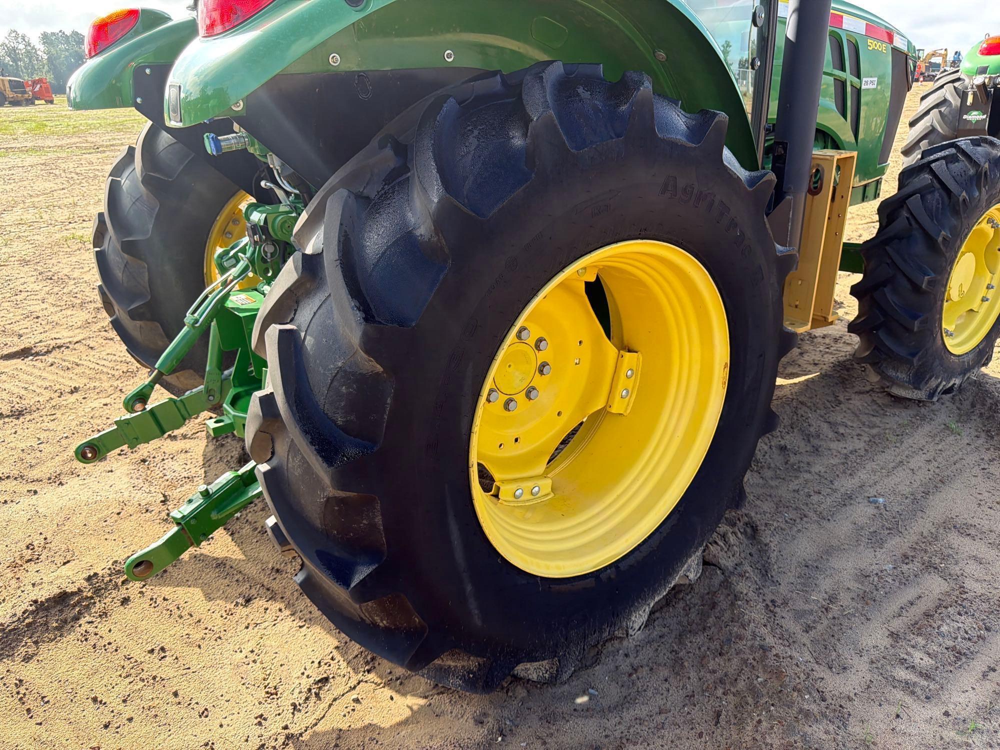 John Deere 5100E