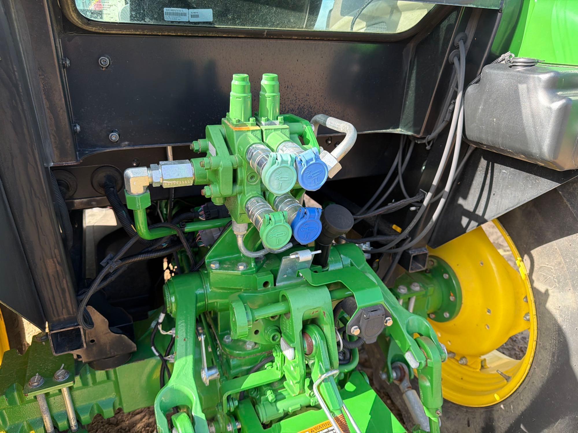 John Deere 5100E