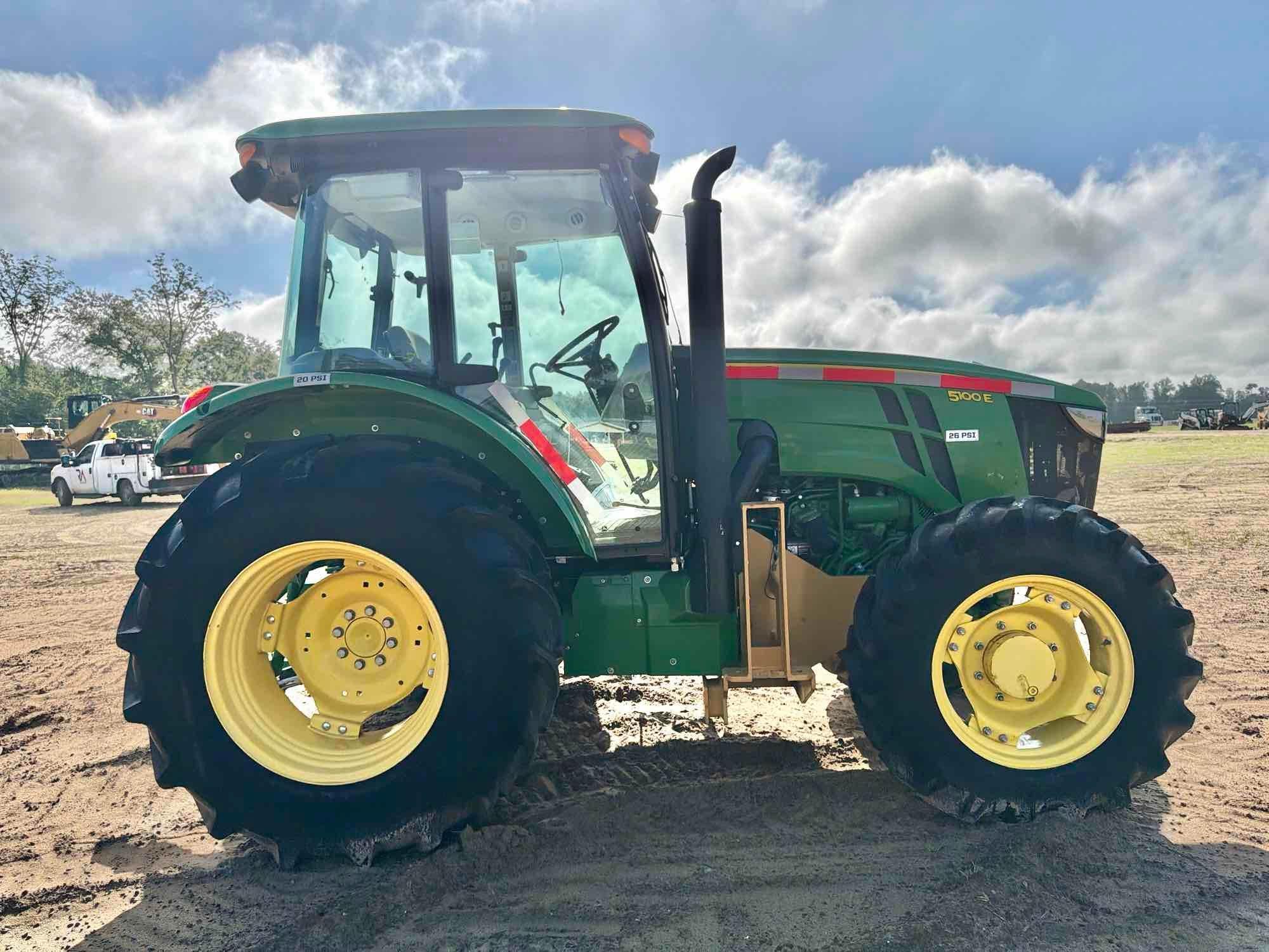 John Deere 5100E