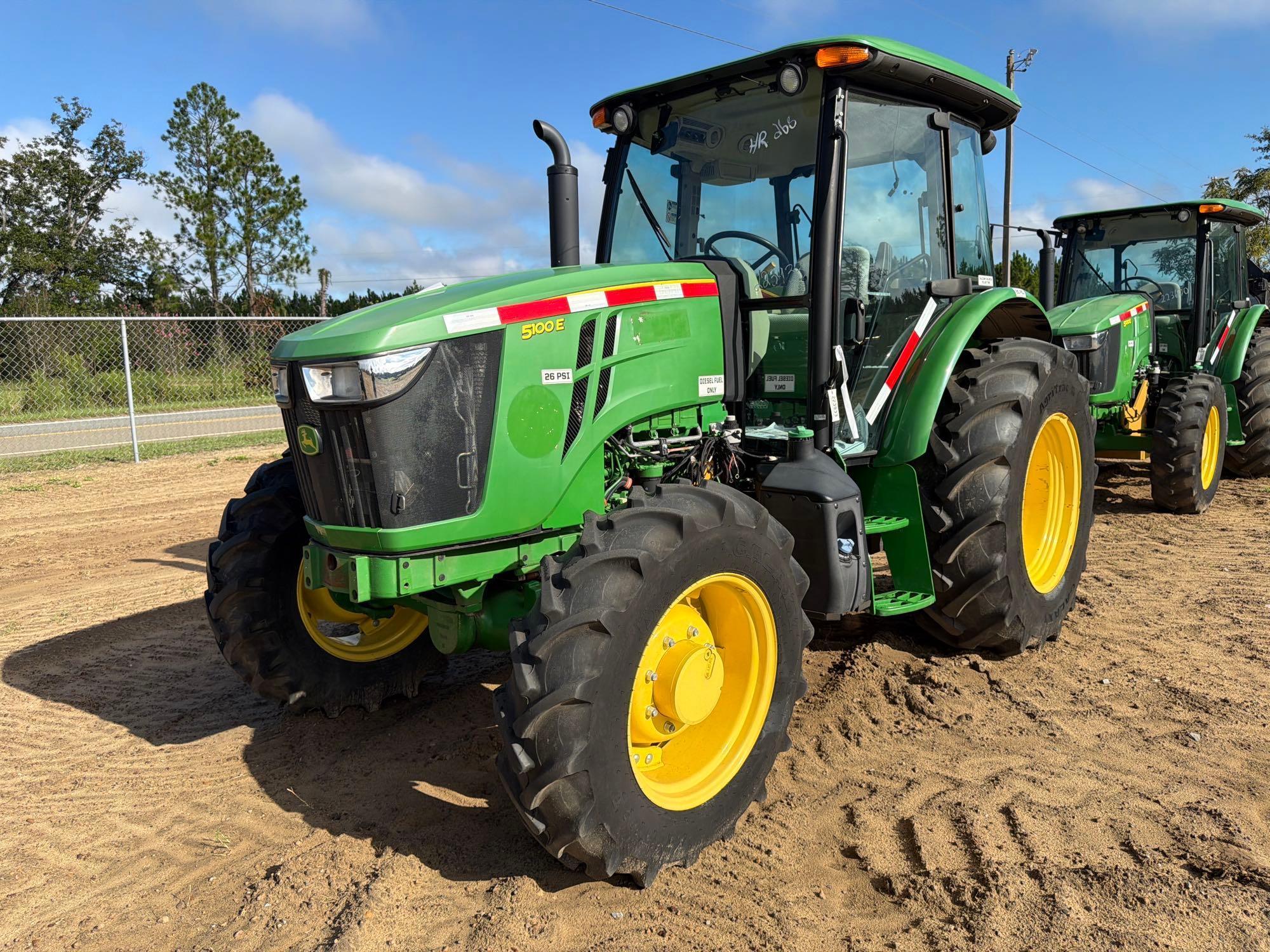 John Deere 5100E