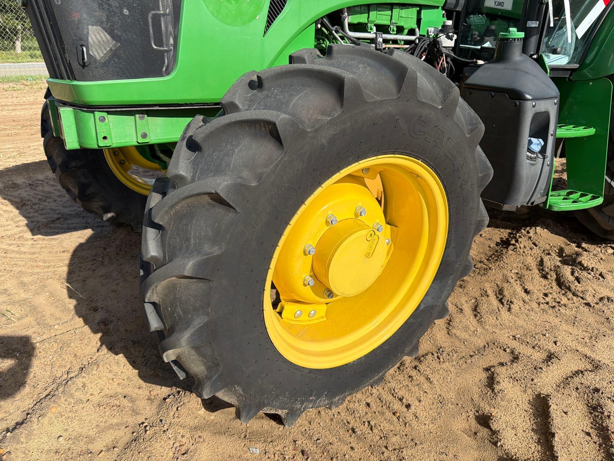 John Deere 5100E