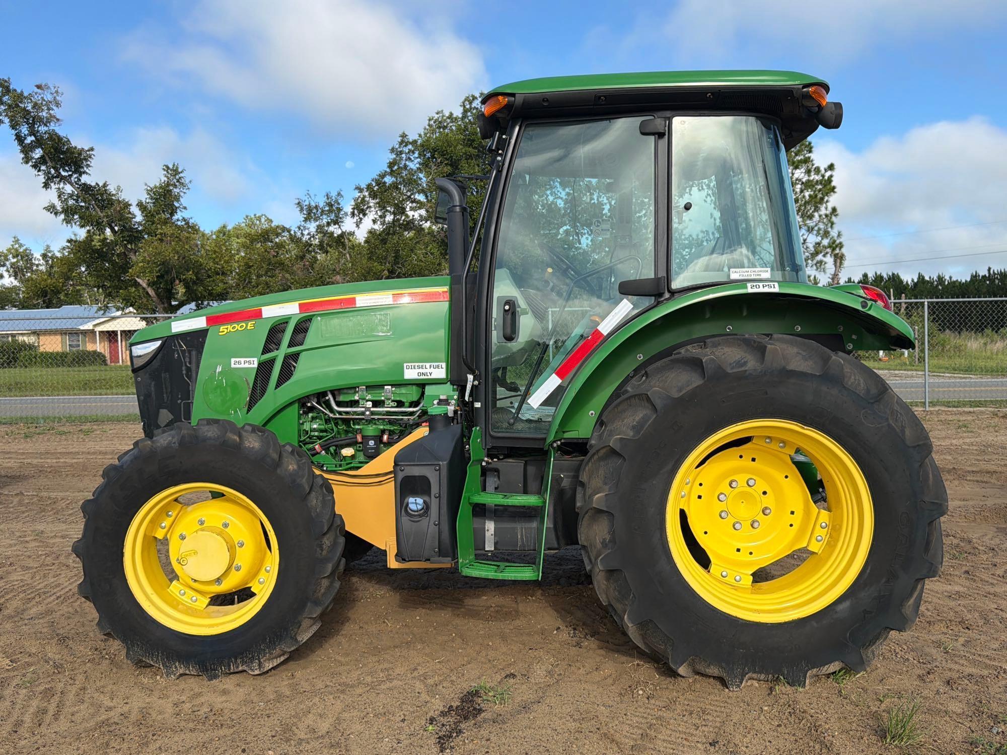 John Deere 5100E