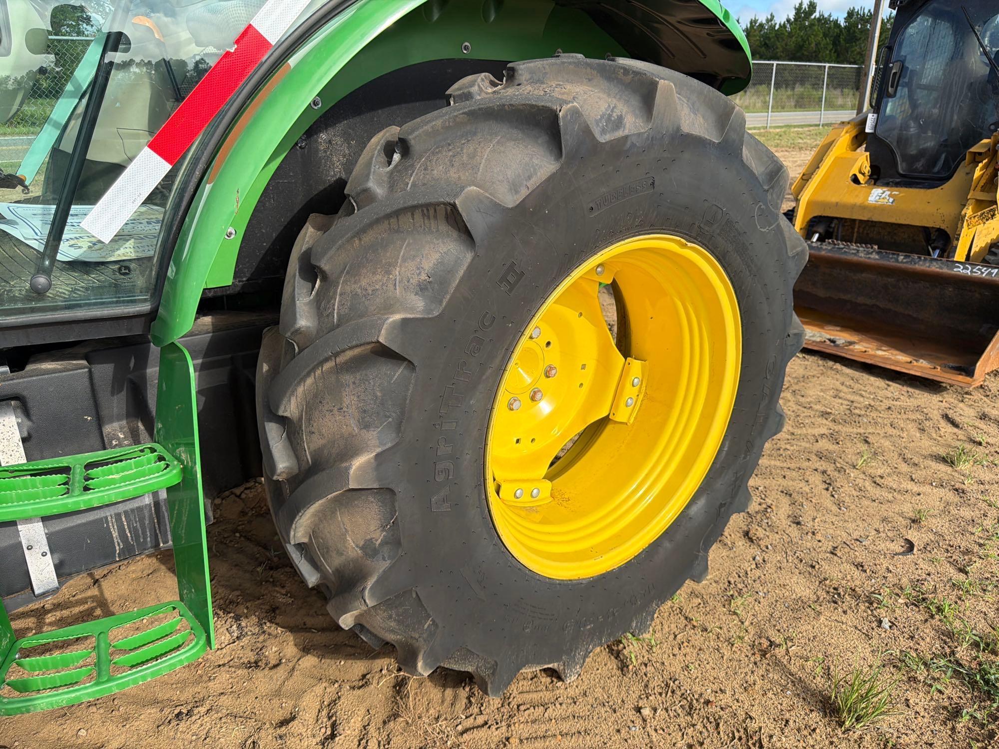 John Deere 5100E