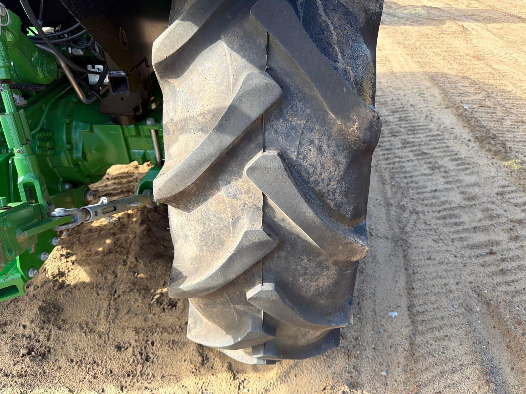 John Deere 5100E
