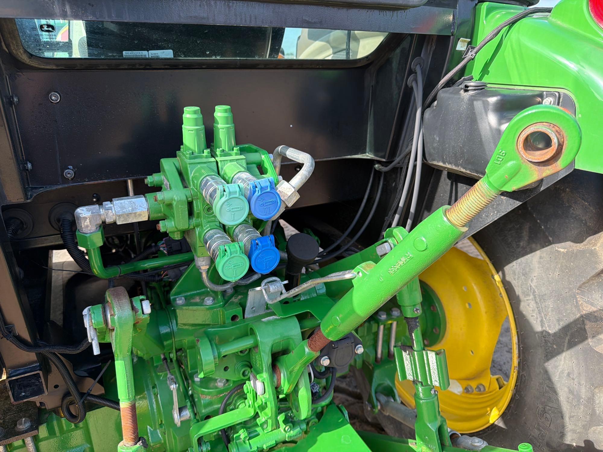 John Deere 5100E