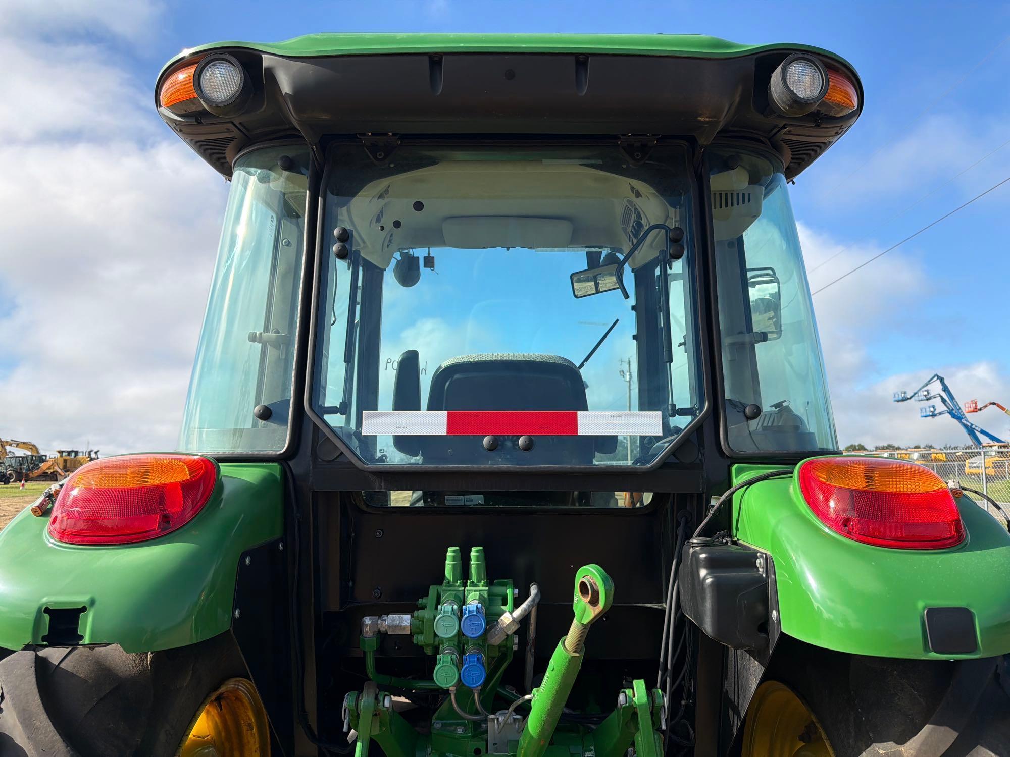John Deere 5100E