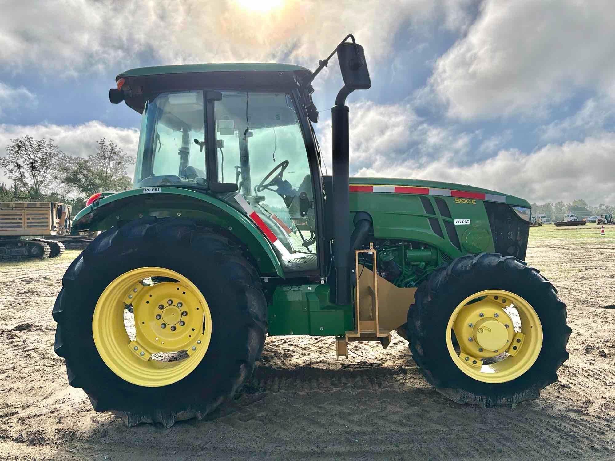 John Deere 5100E