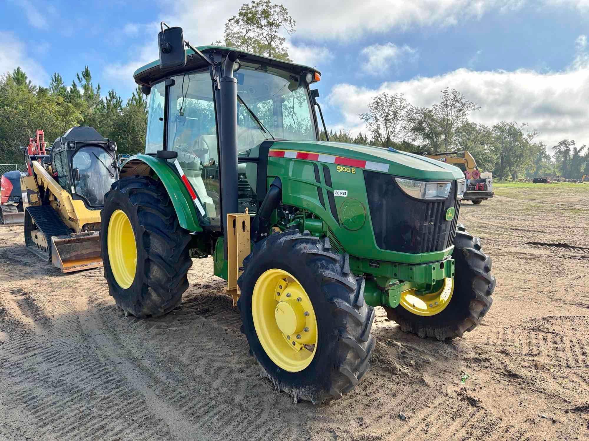 John Deere 5100E