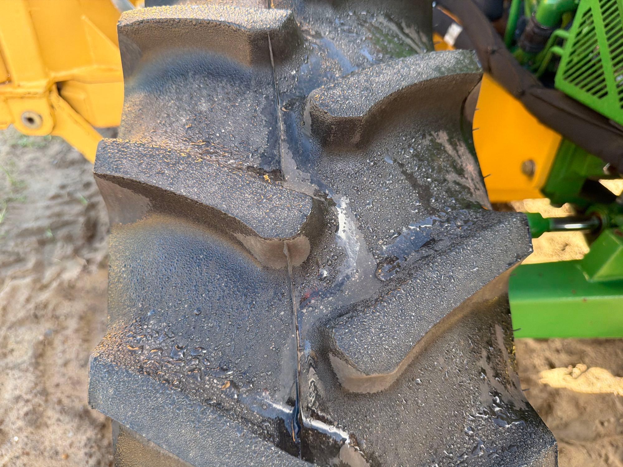 John Deere 5100E
