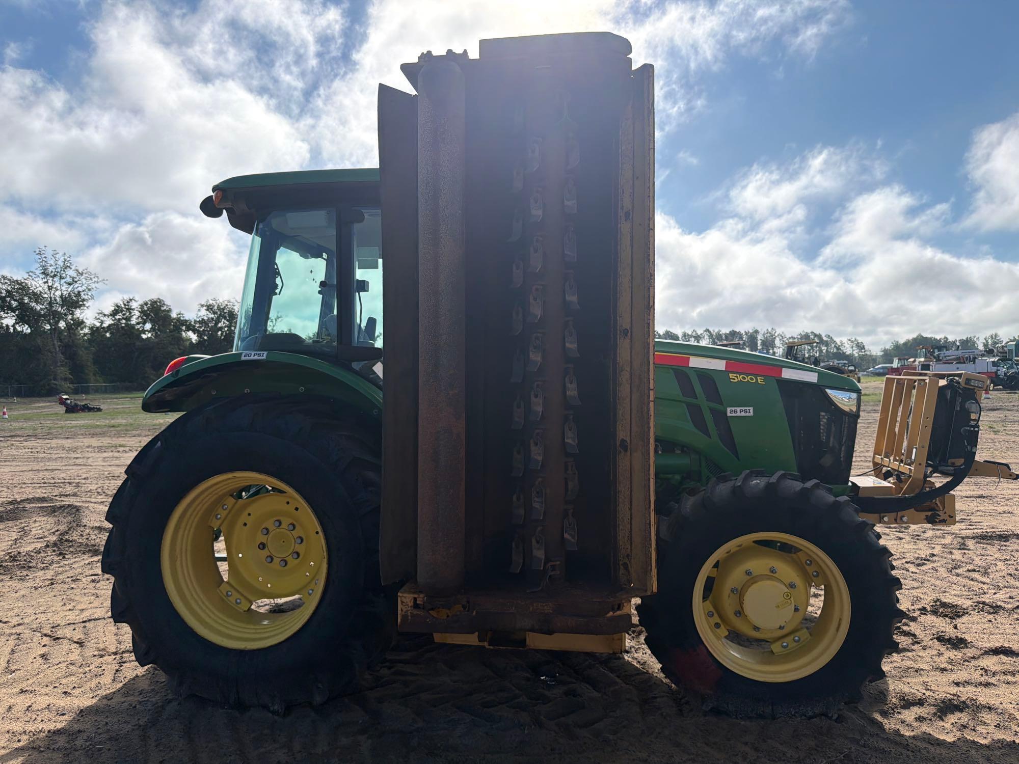 John Deere 5100E