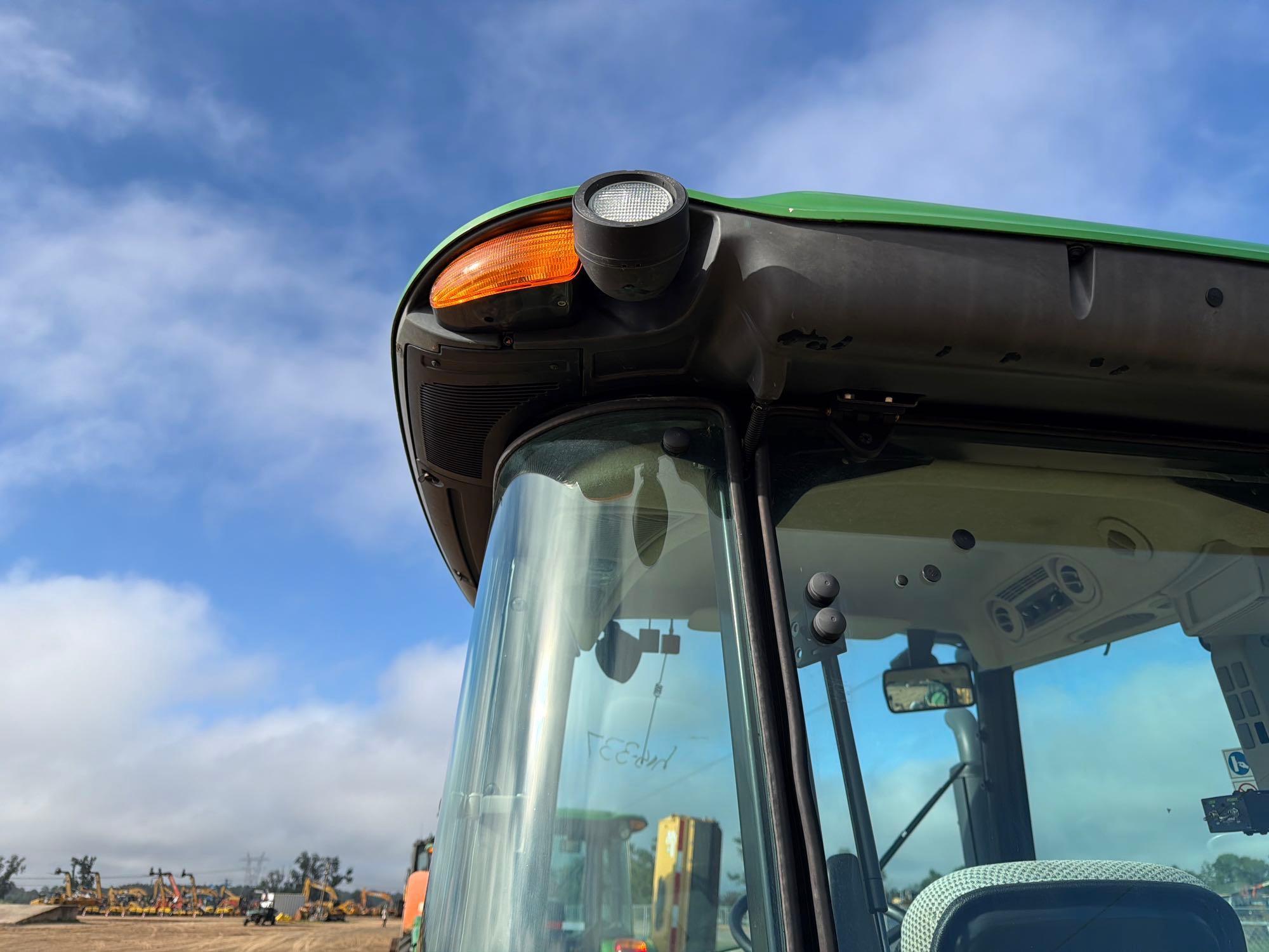 John Deere 5100E