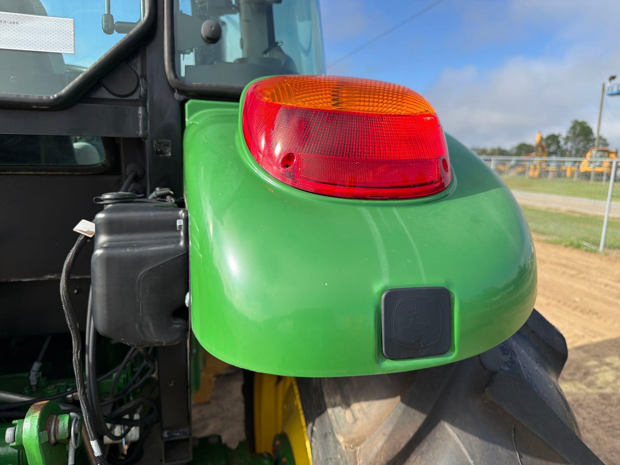 John Deere 5100E