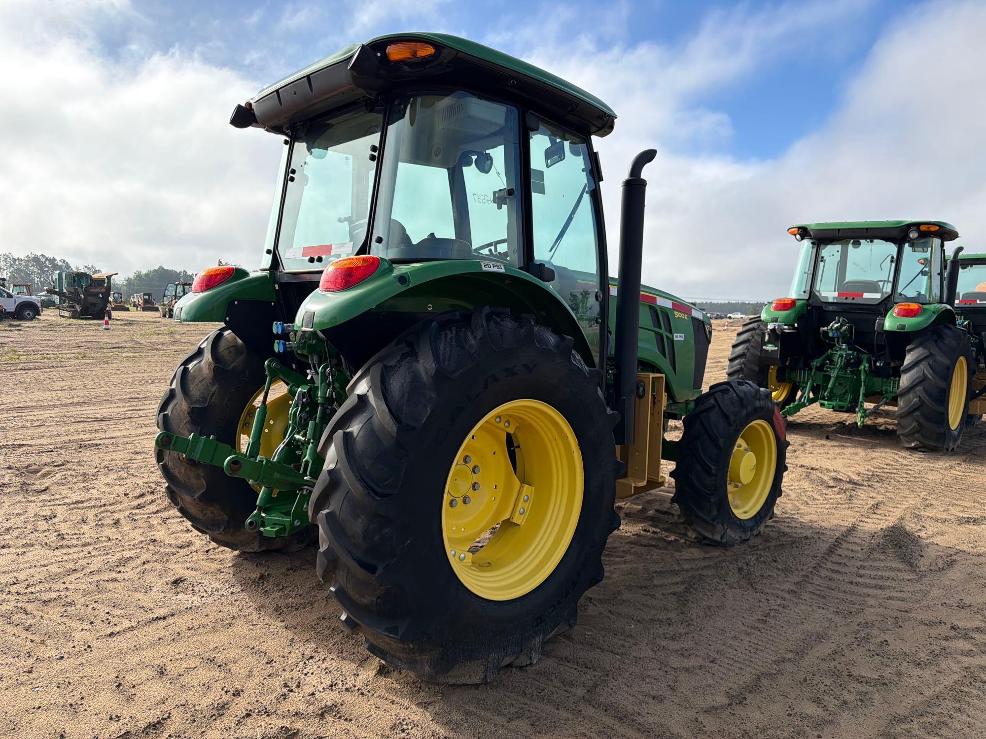 John Deere 5100E