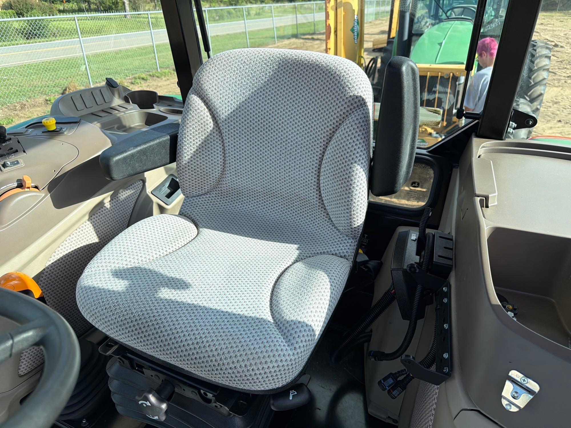 John Deere 5100E