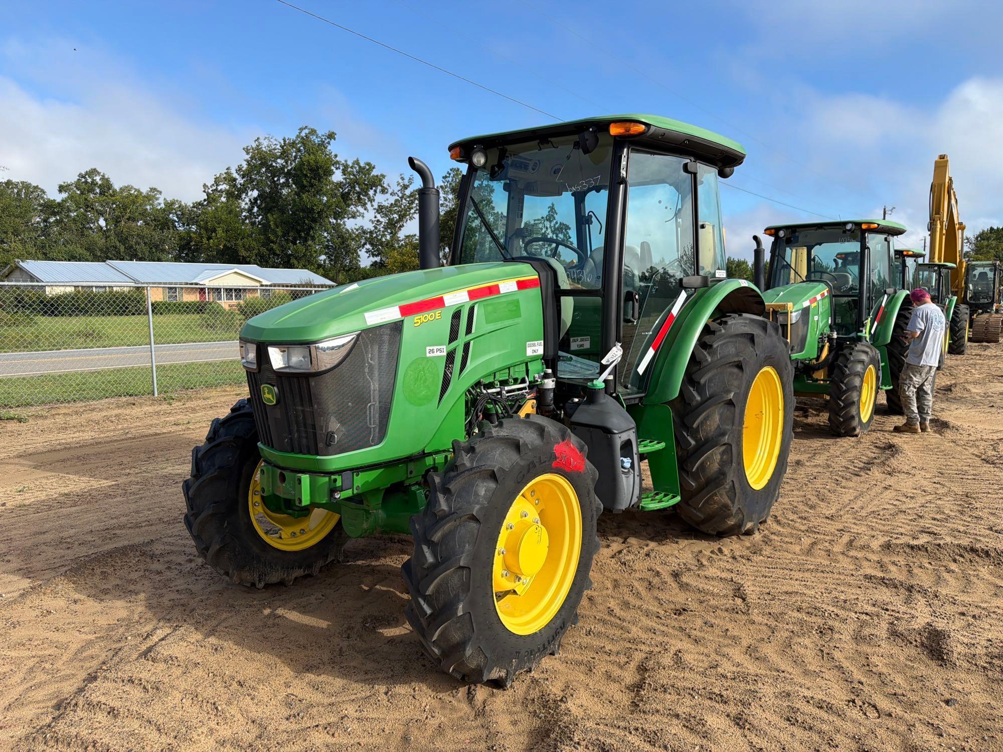 John Deere 5100E