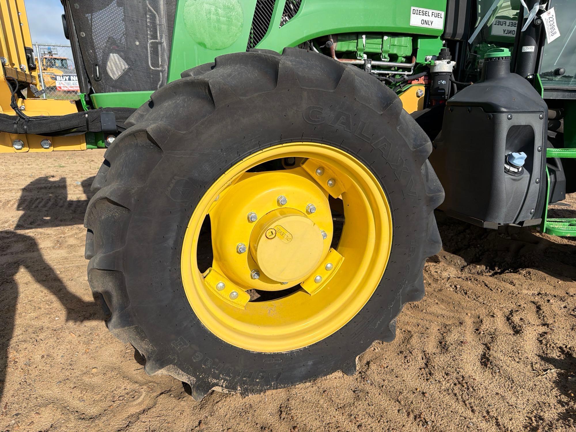 John Deere 5100E