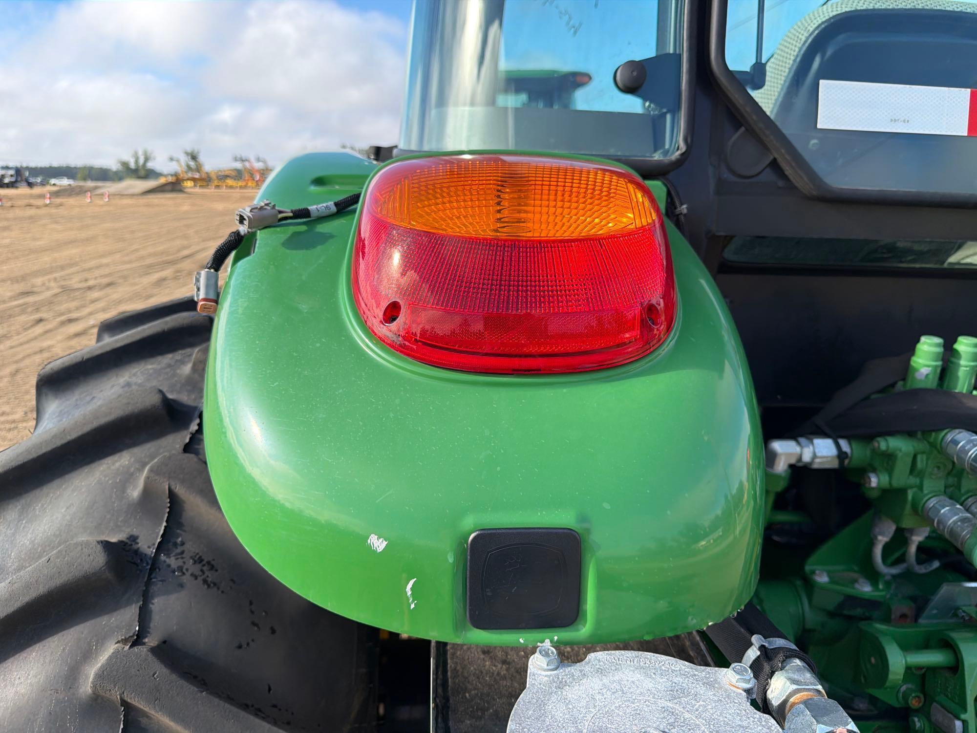 John Deere 5100E