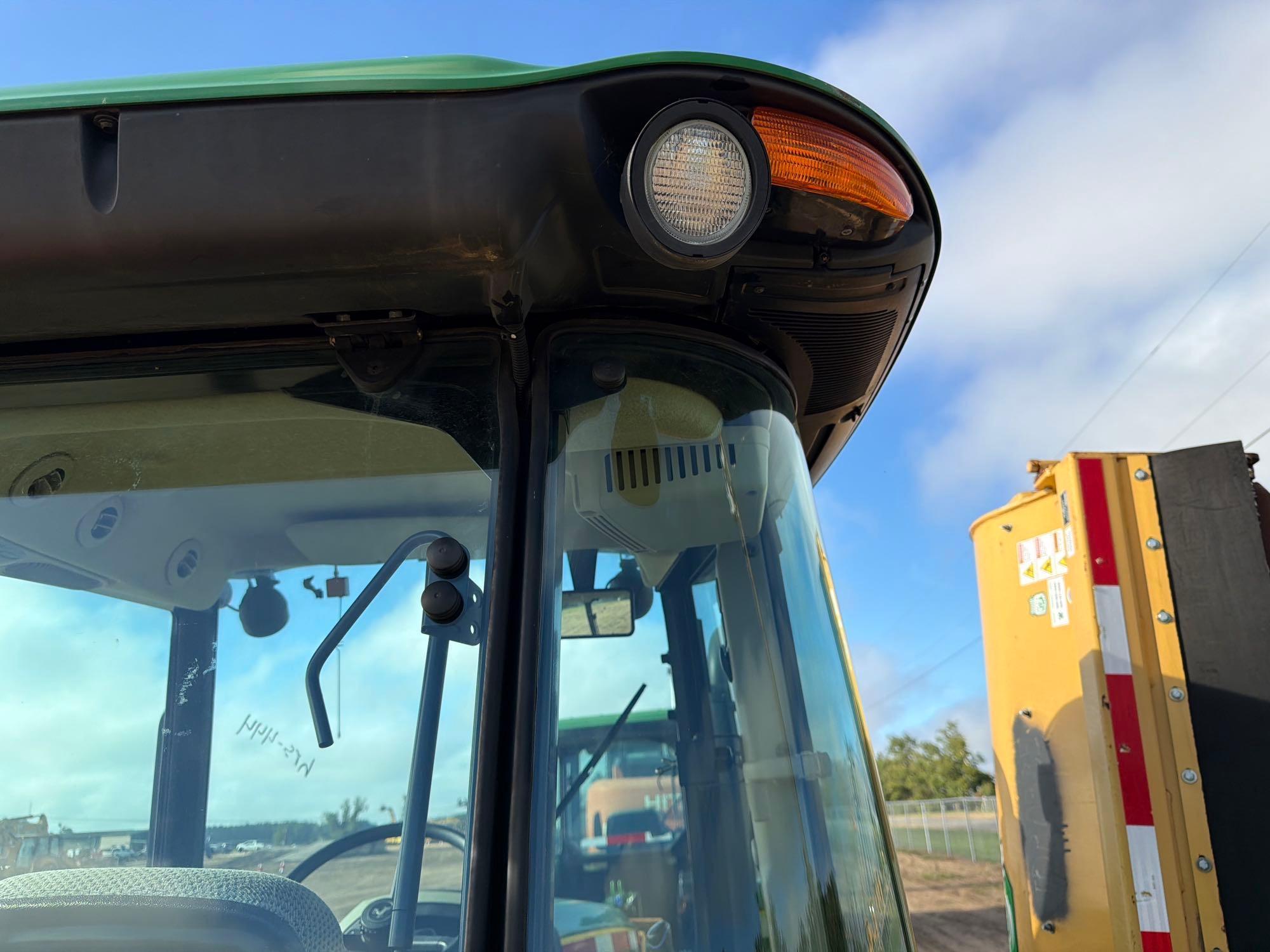 John Deere 5100E
