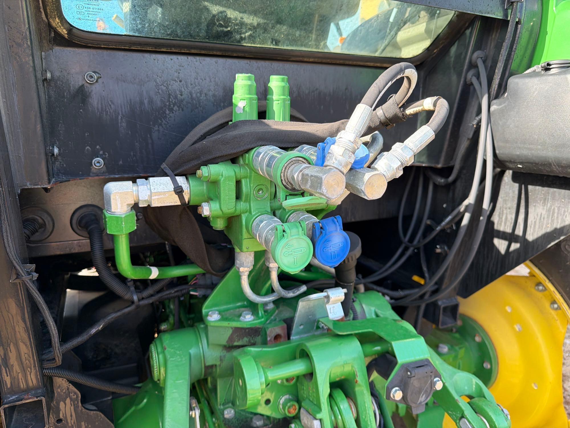 John Deere 5100E
