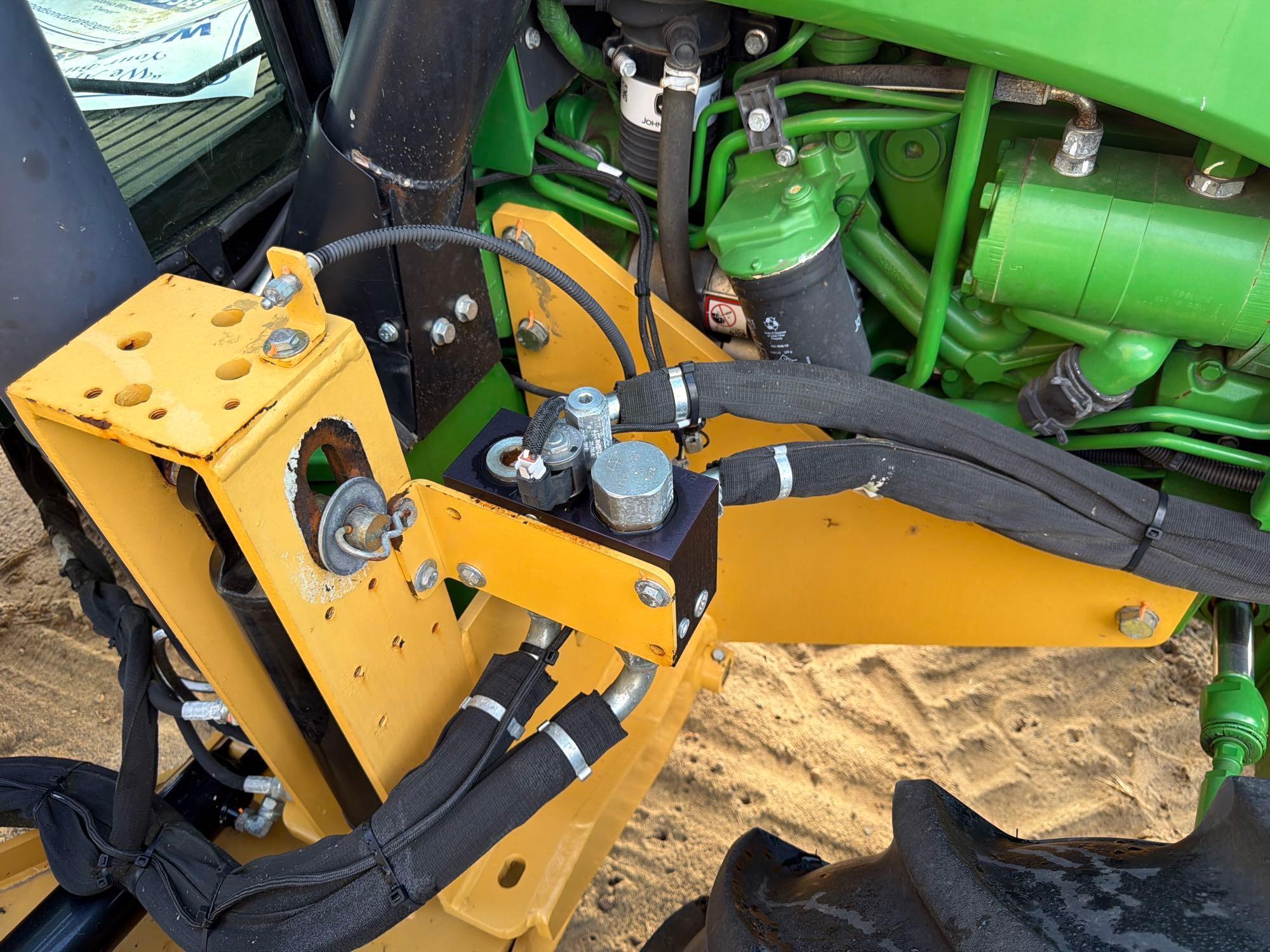 John Deere 5100E