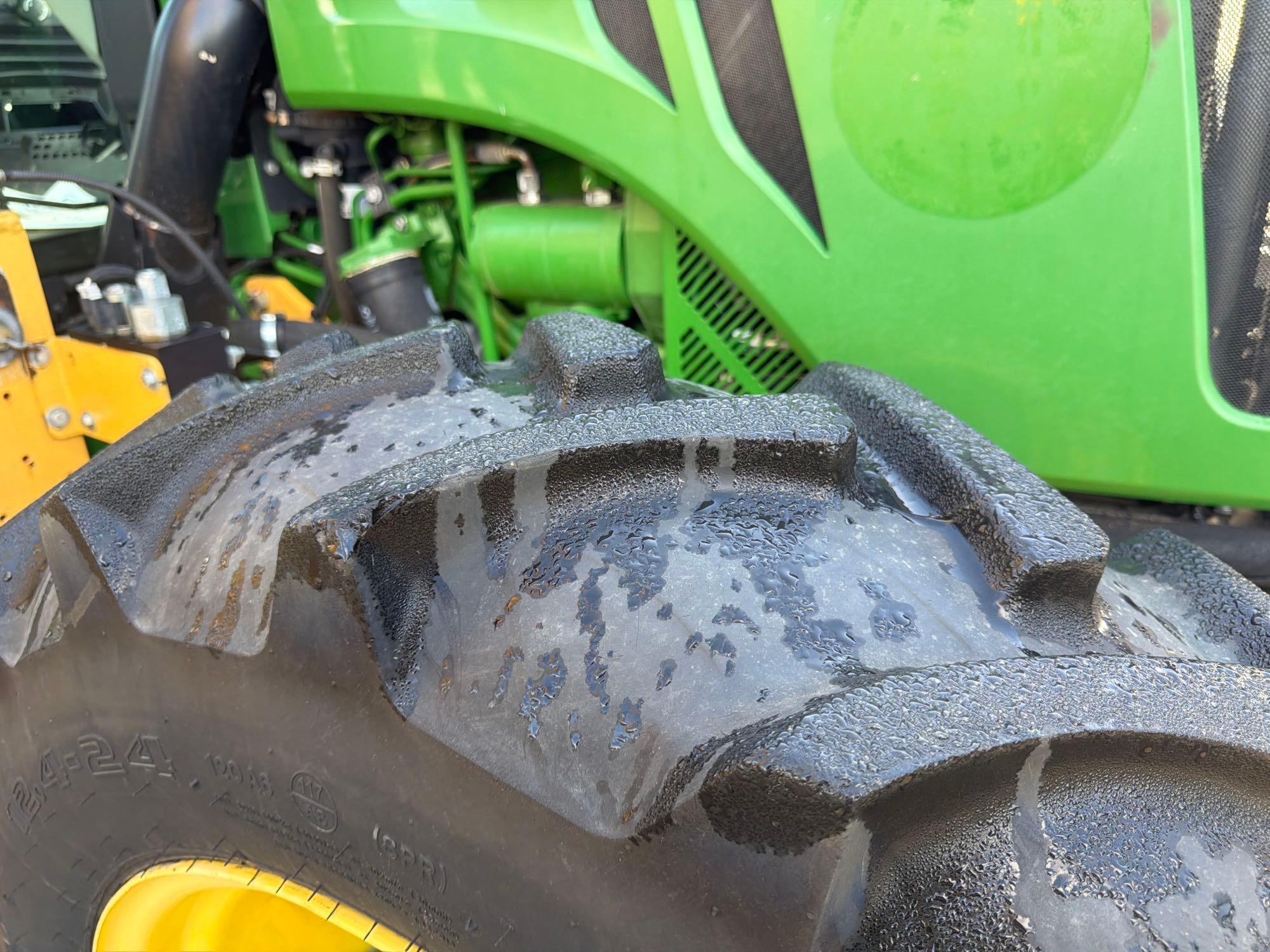 John Deere 5100E