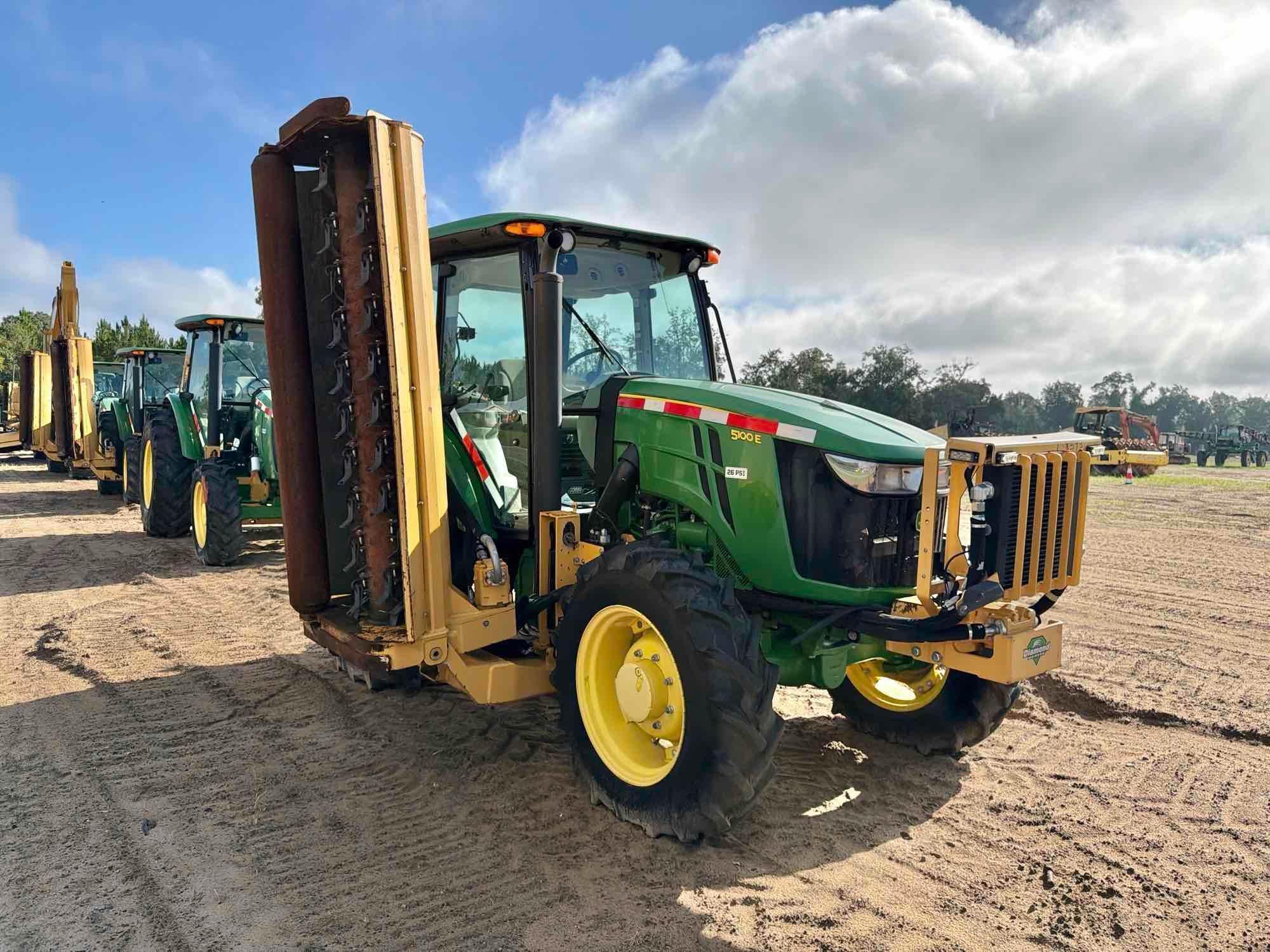 John Deere 5100E