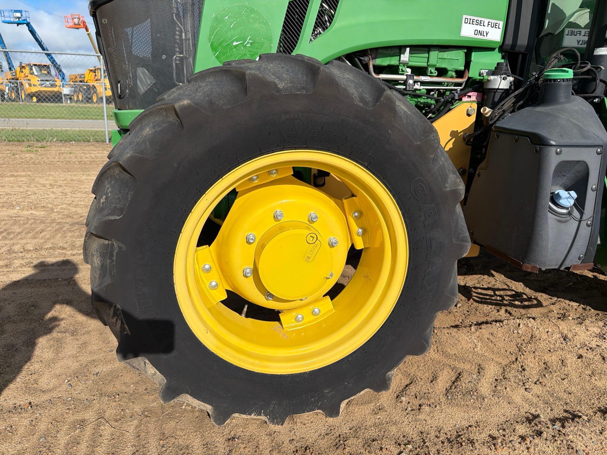 John Deere 5100E