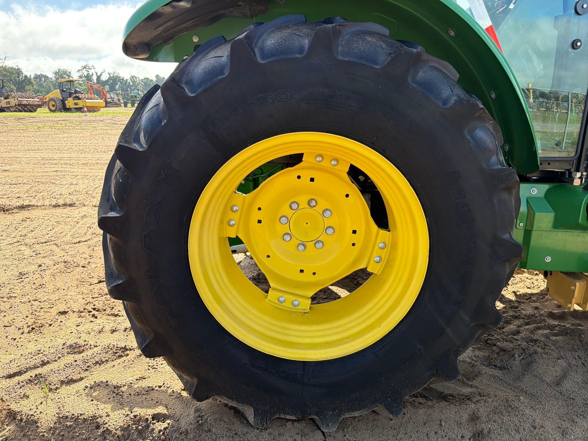 John Deere 5100E