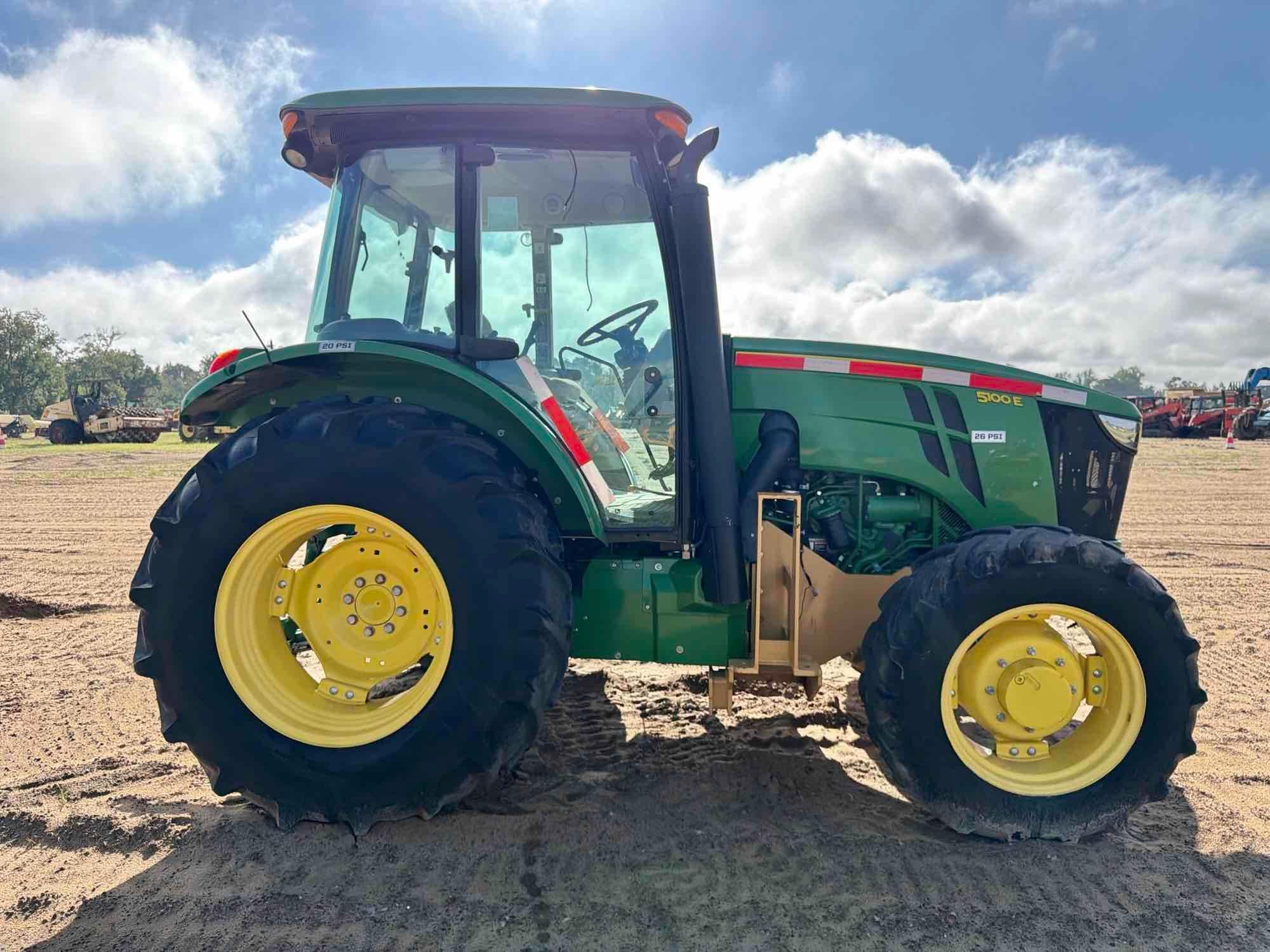 John Deere 5100E