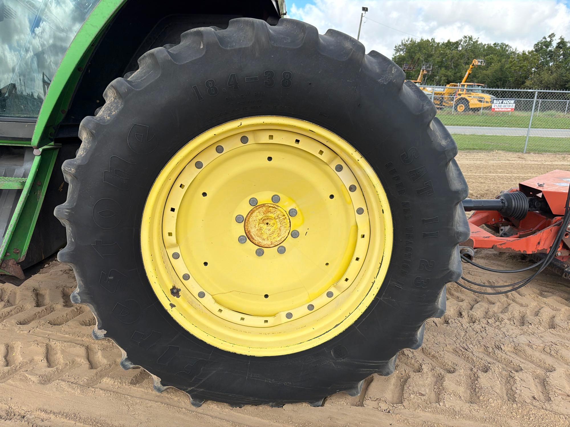 John Deere 7400