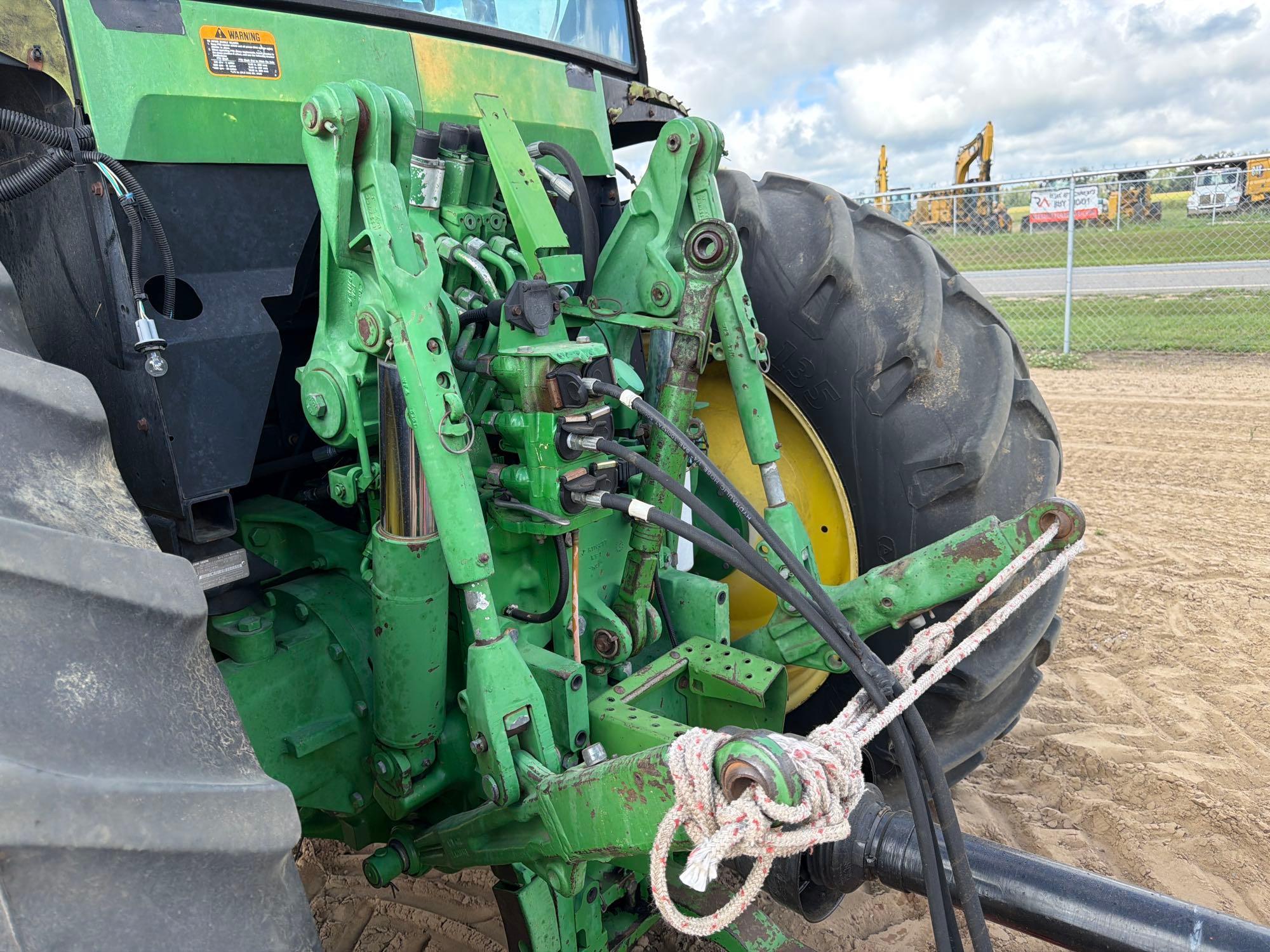 John Deere 7400