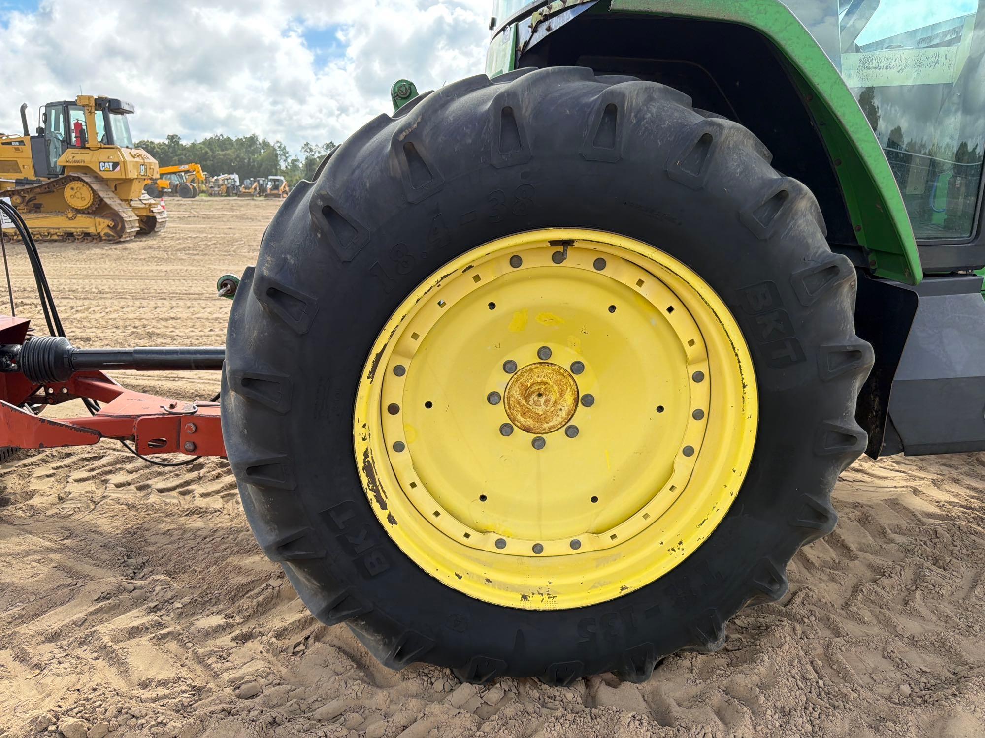 John Deere 7400