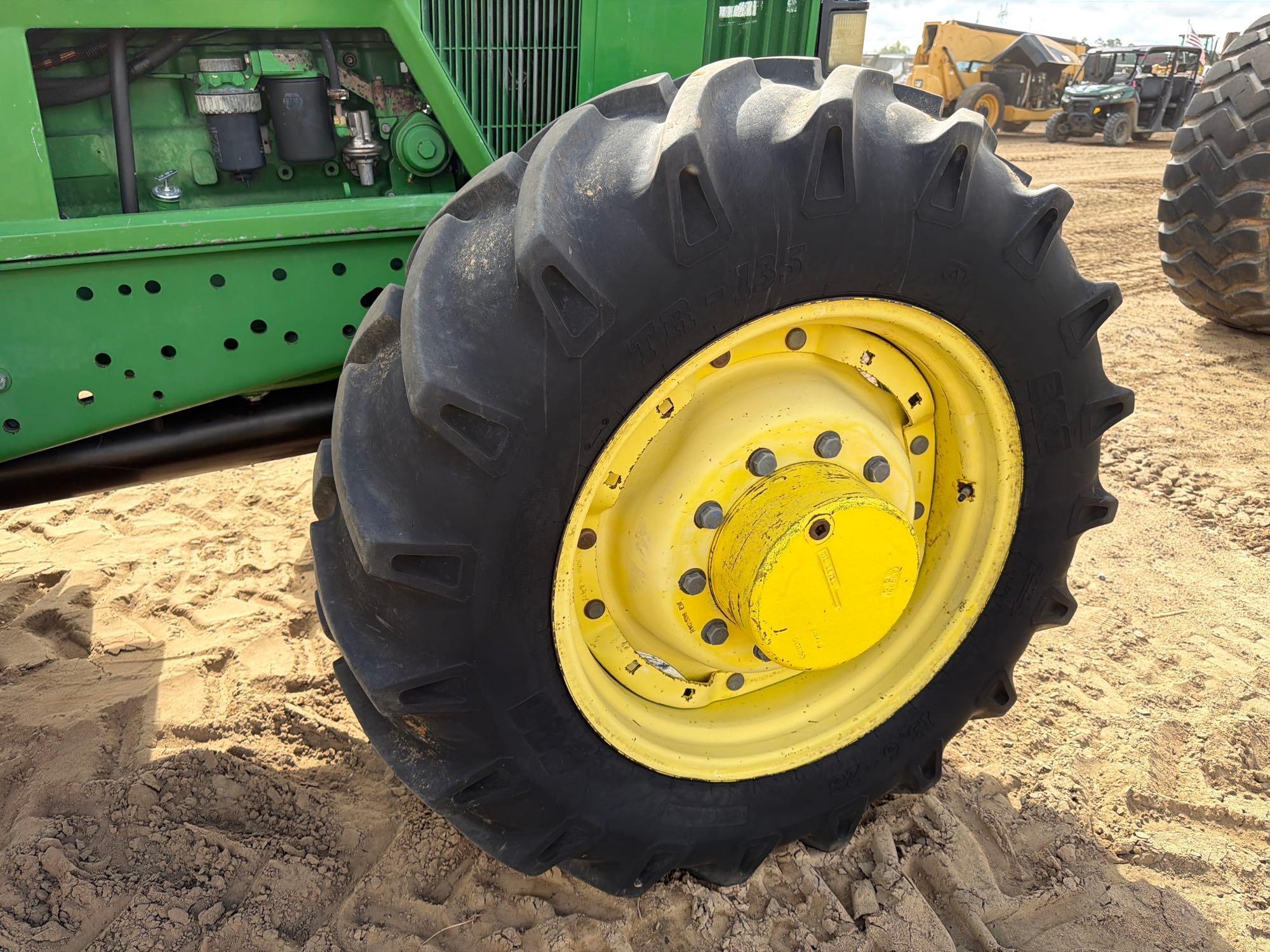John Deere 7400