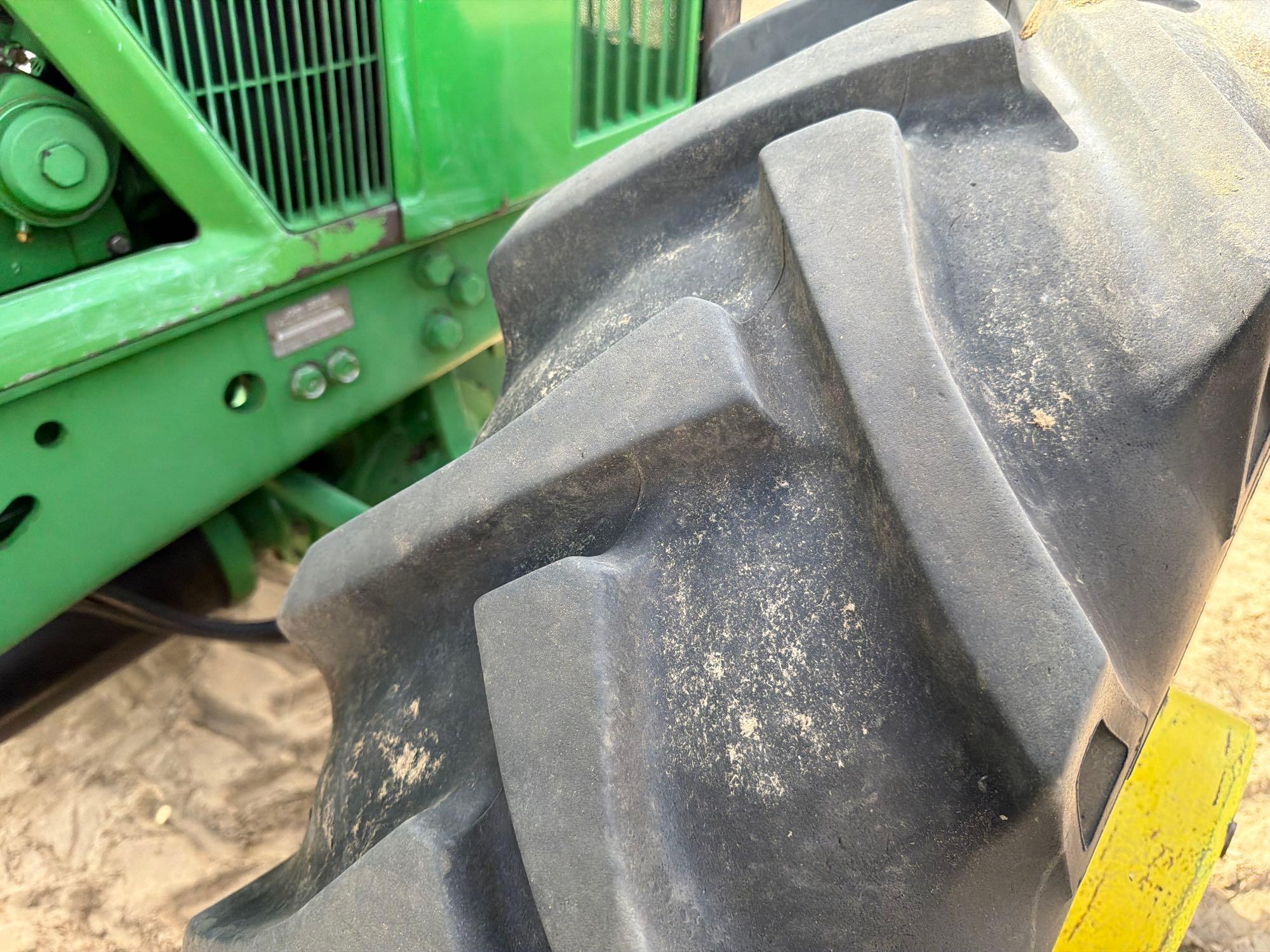 John Deere 7400