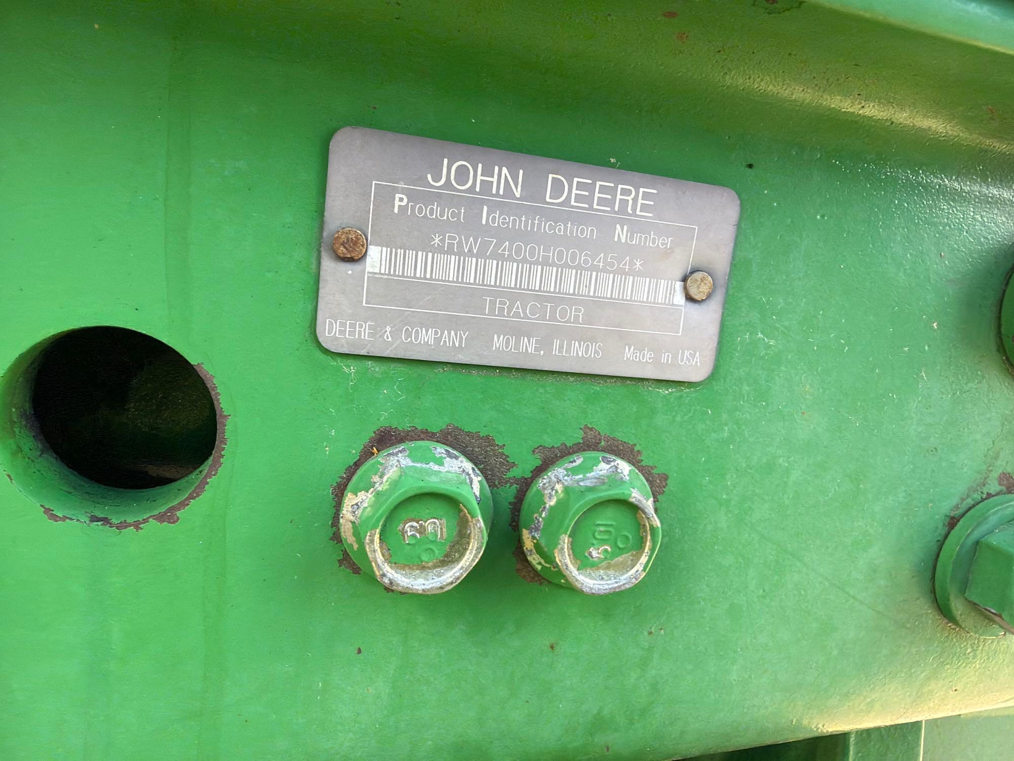 John Deere 7400