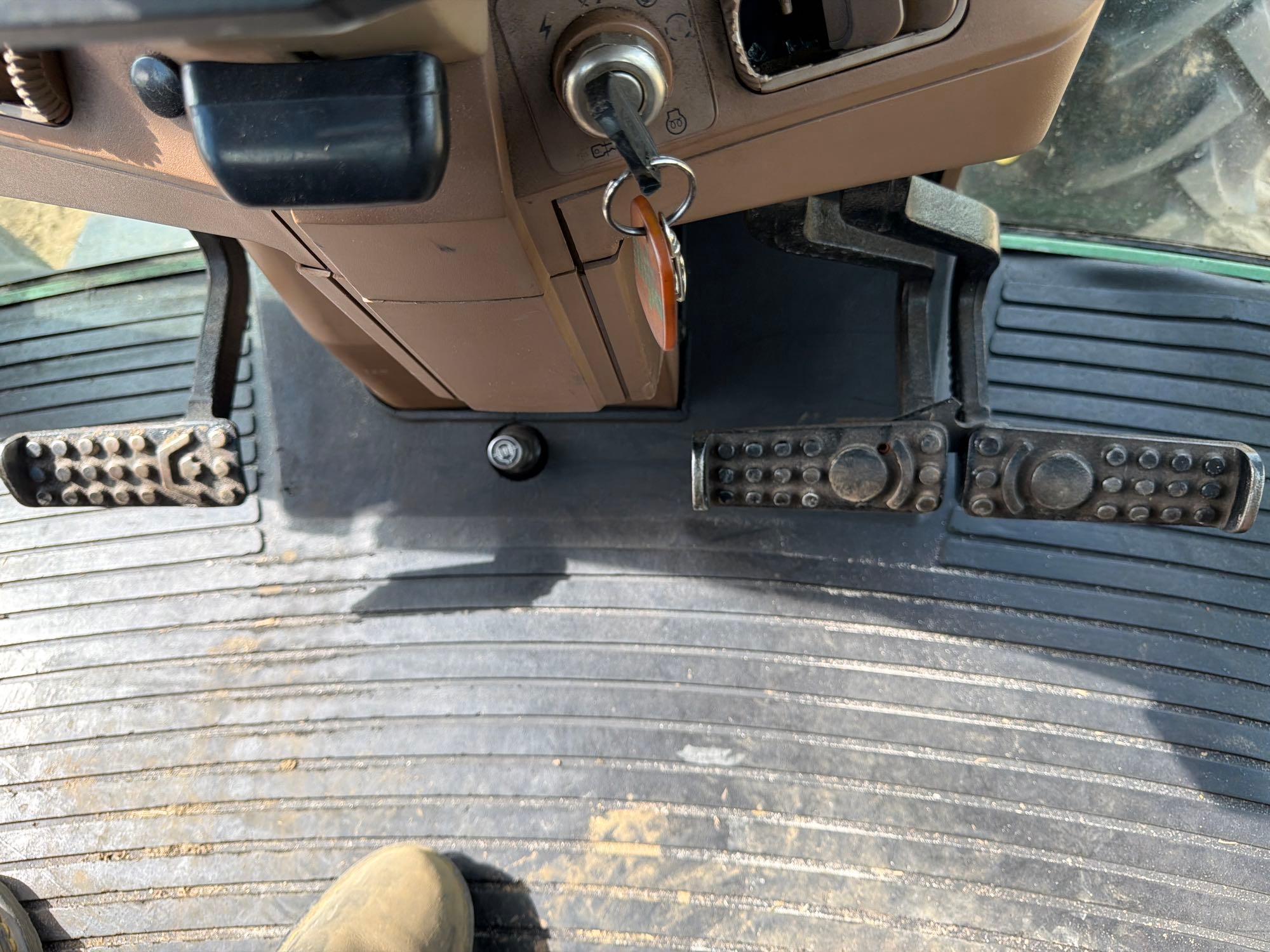 John Deere 7400
