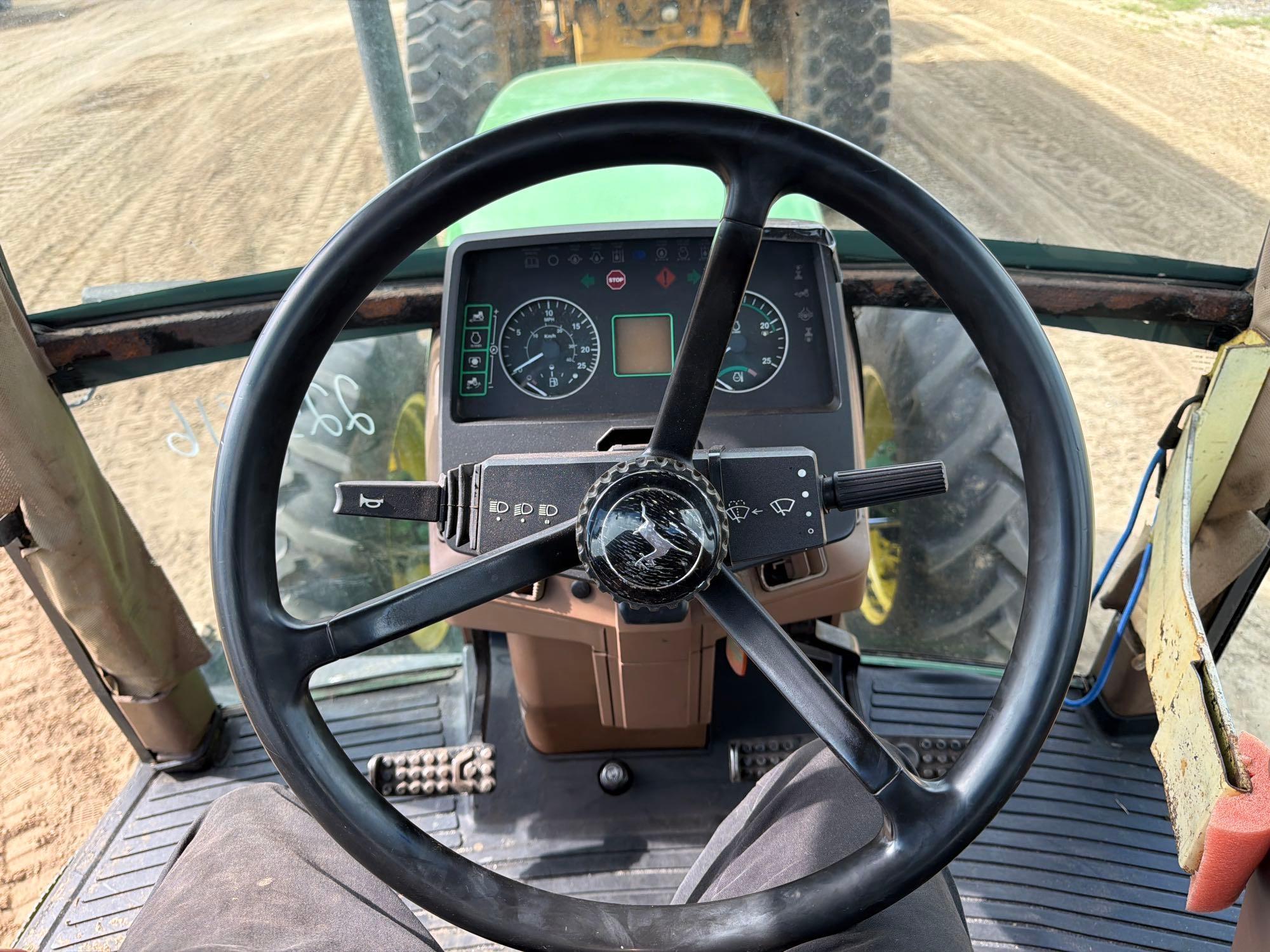 John Deere 7400