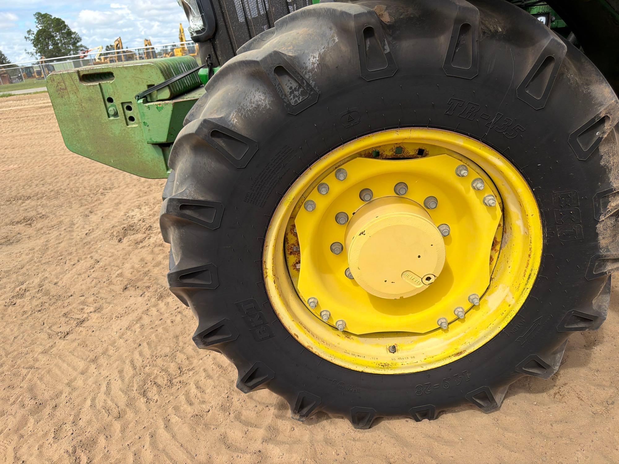 John Deere 7330