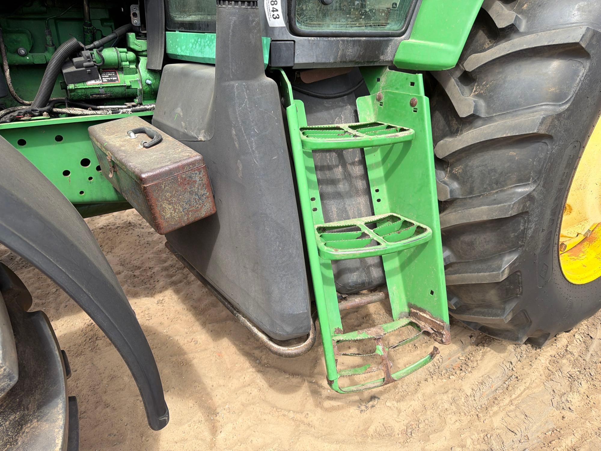 John Deere 7330