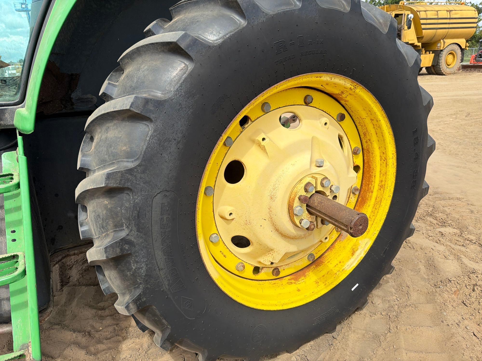 John Deere 7330