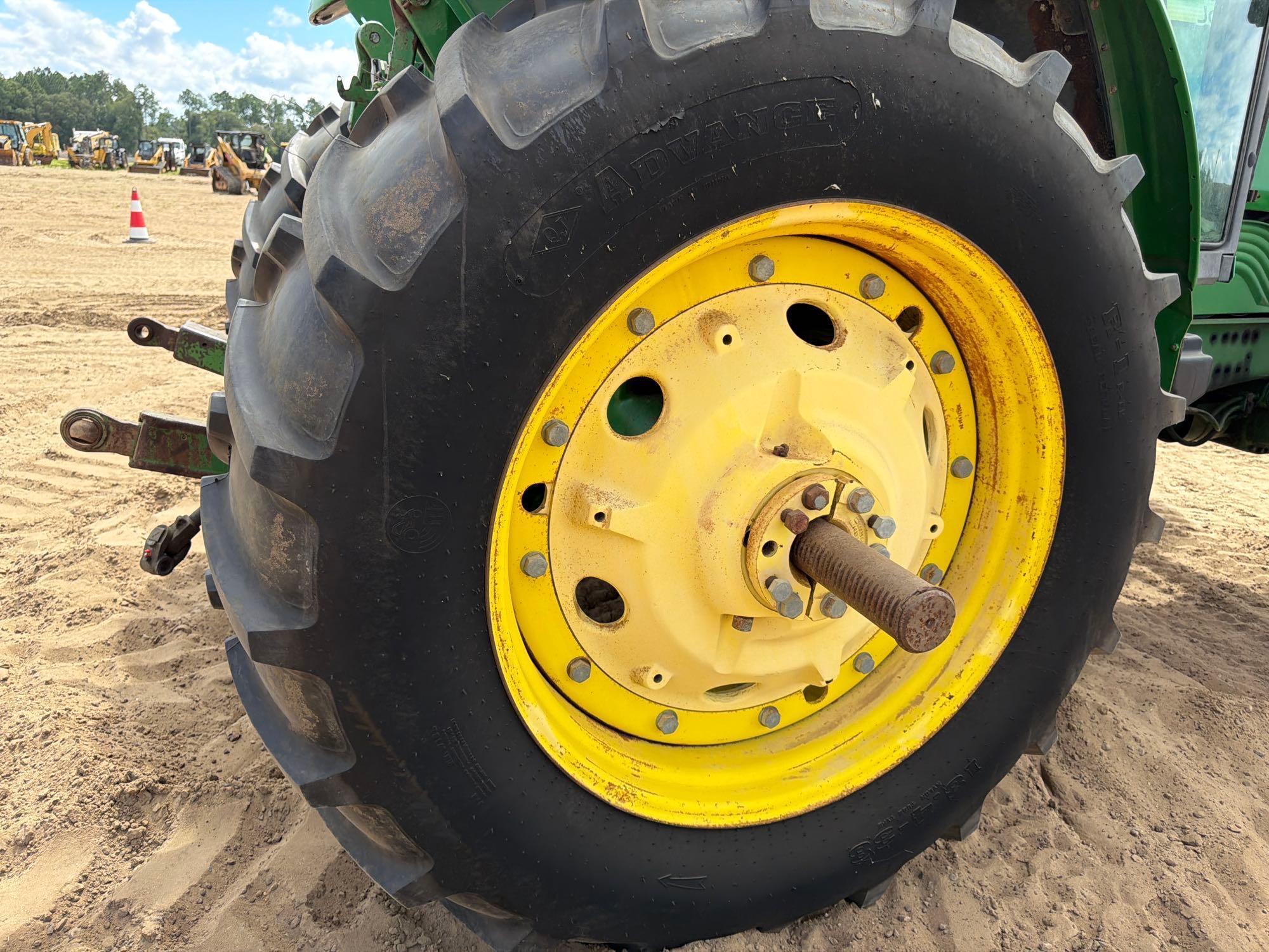 John Deere 7330