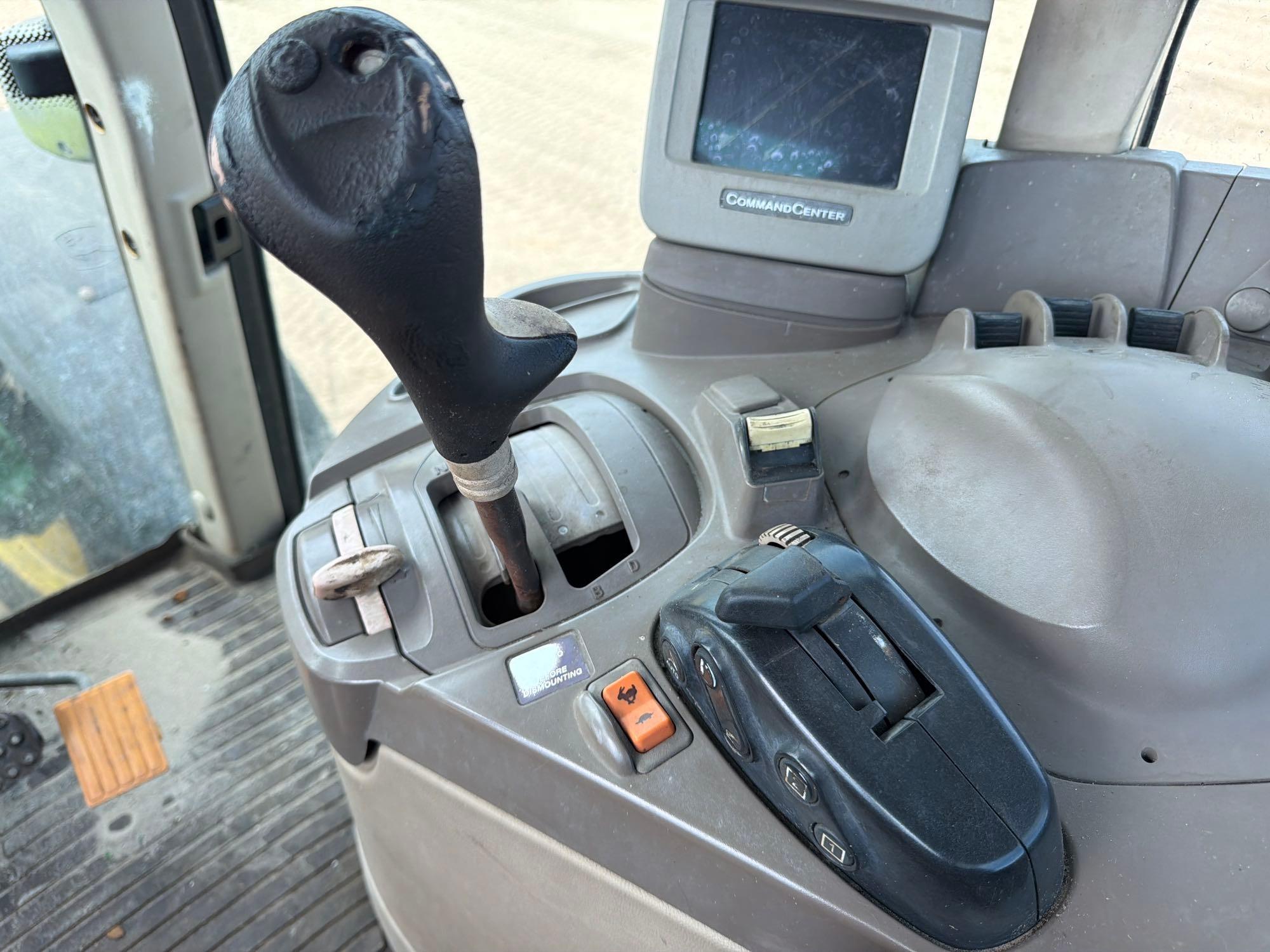 John Deere 7330