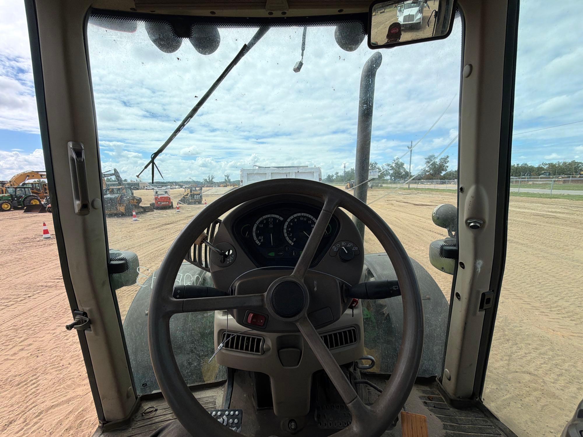 John Deere 7330