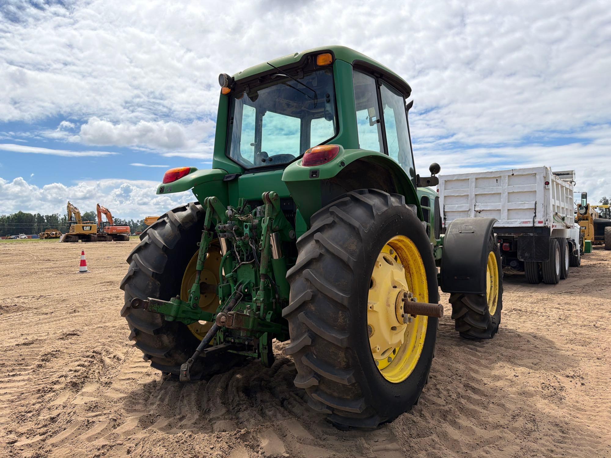 John Deere 7330